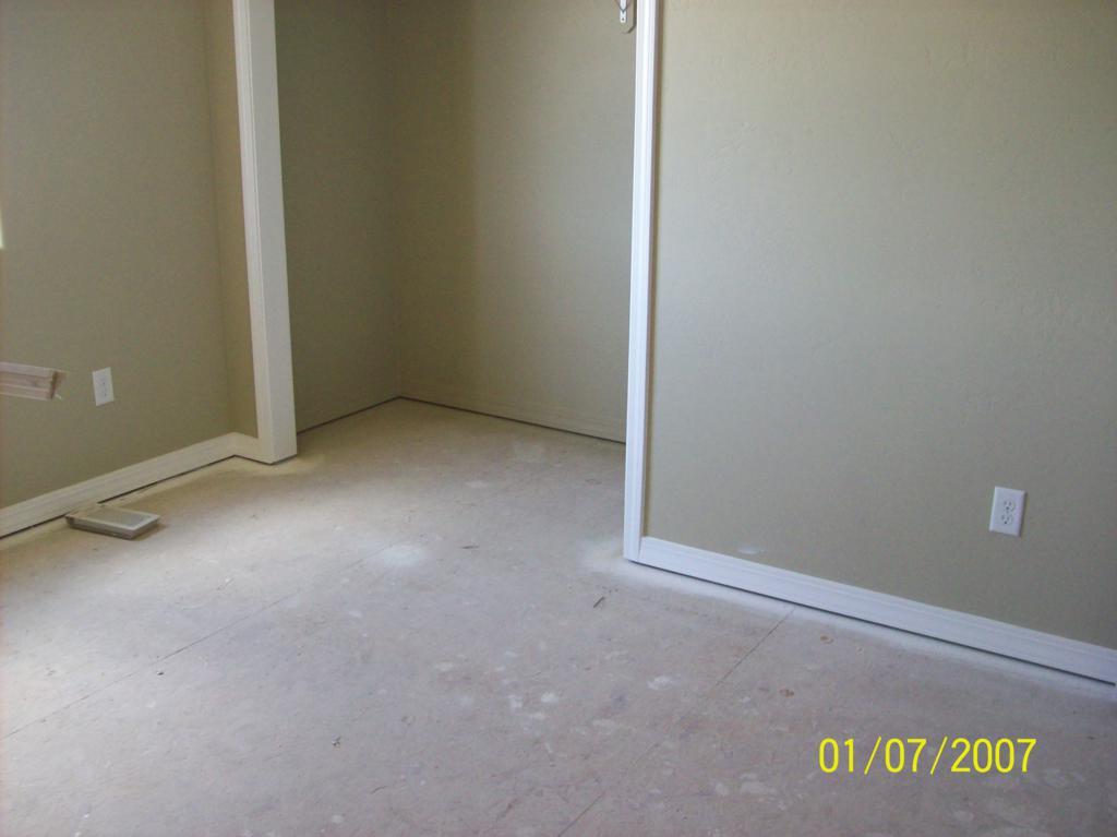 2806 N Clark Parkway