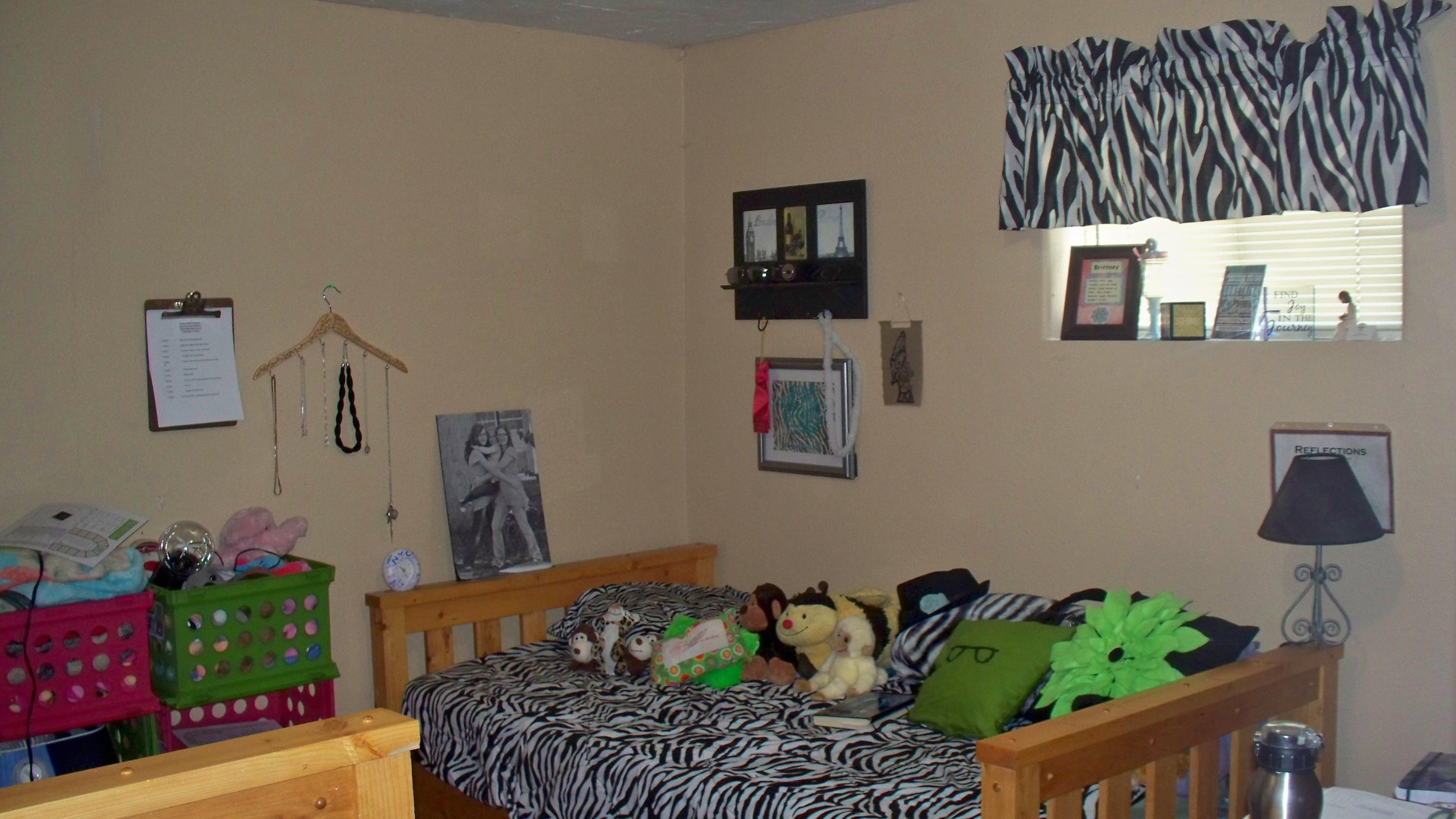 4921 N MULE TRAIN DR