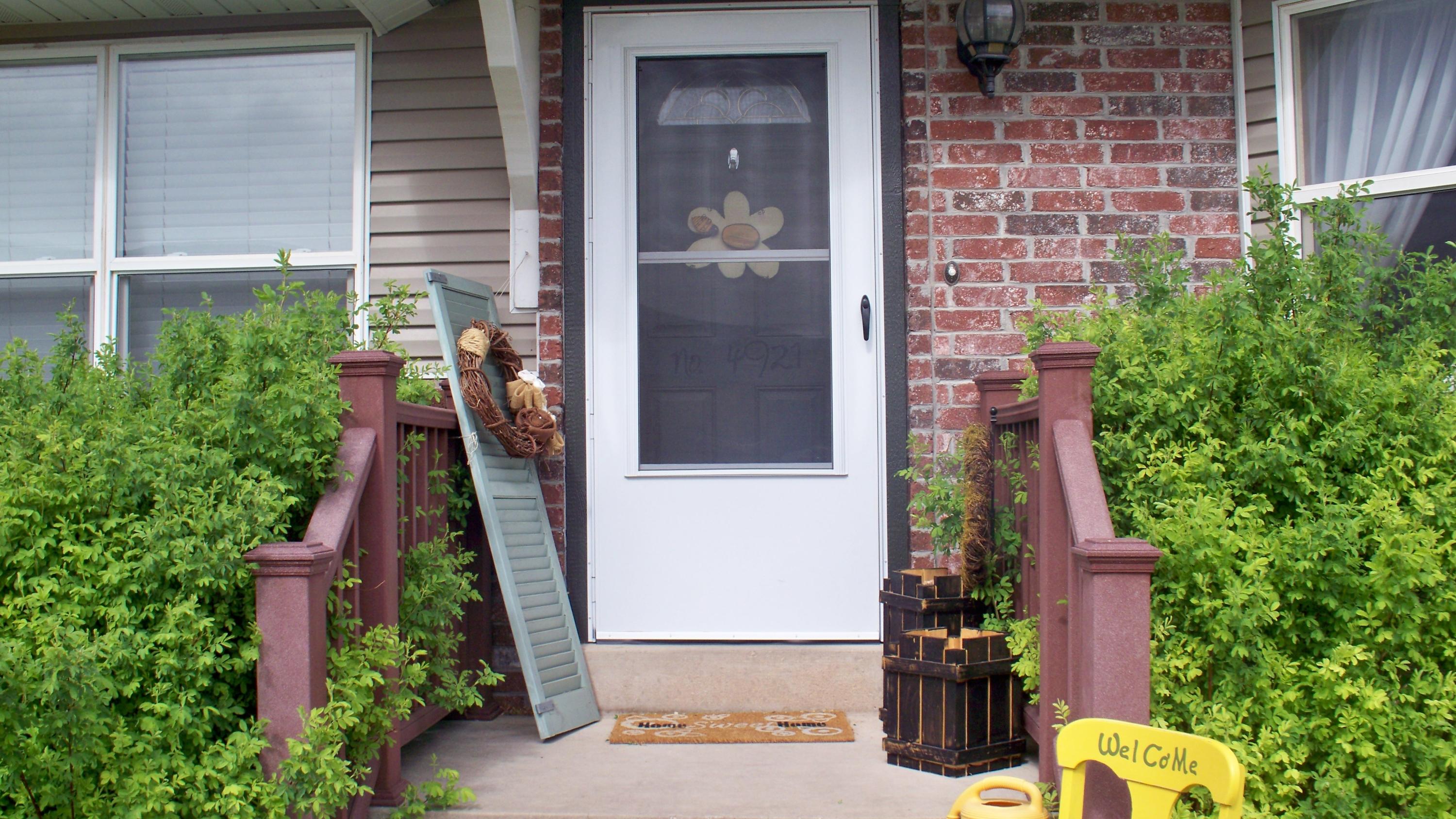 4921 N MULE TRAIN DR