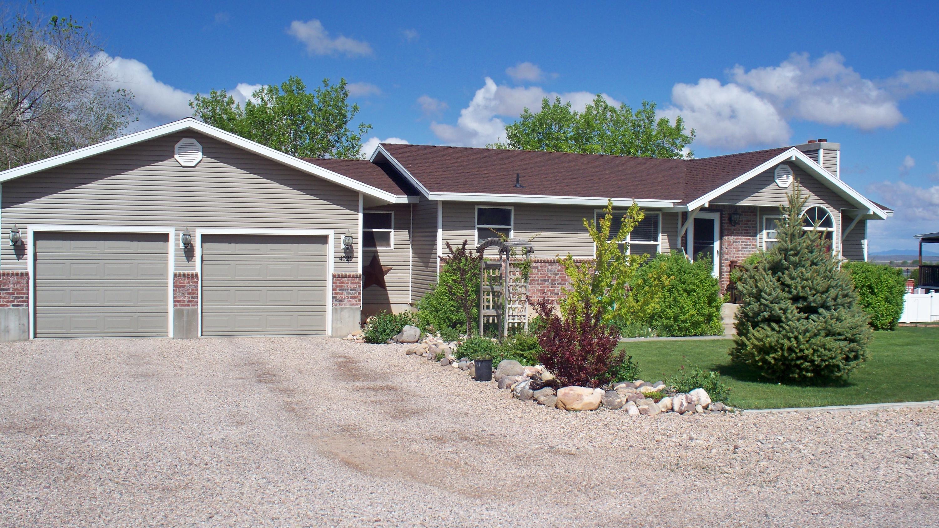 4921 N MULE TRAIN DR