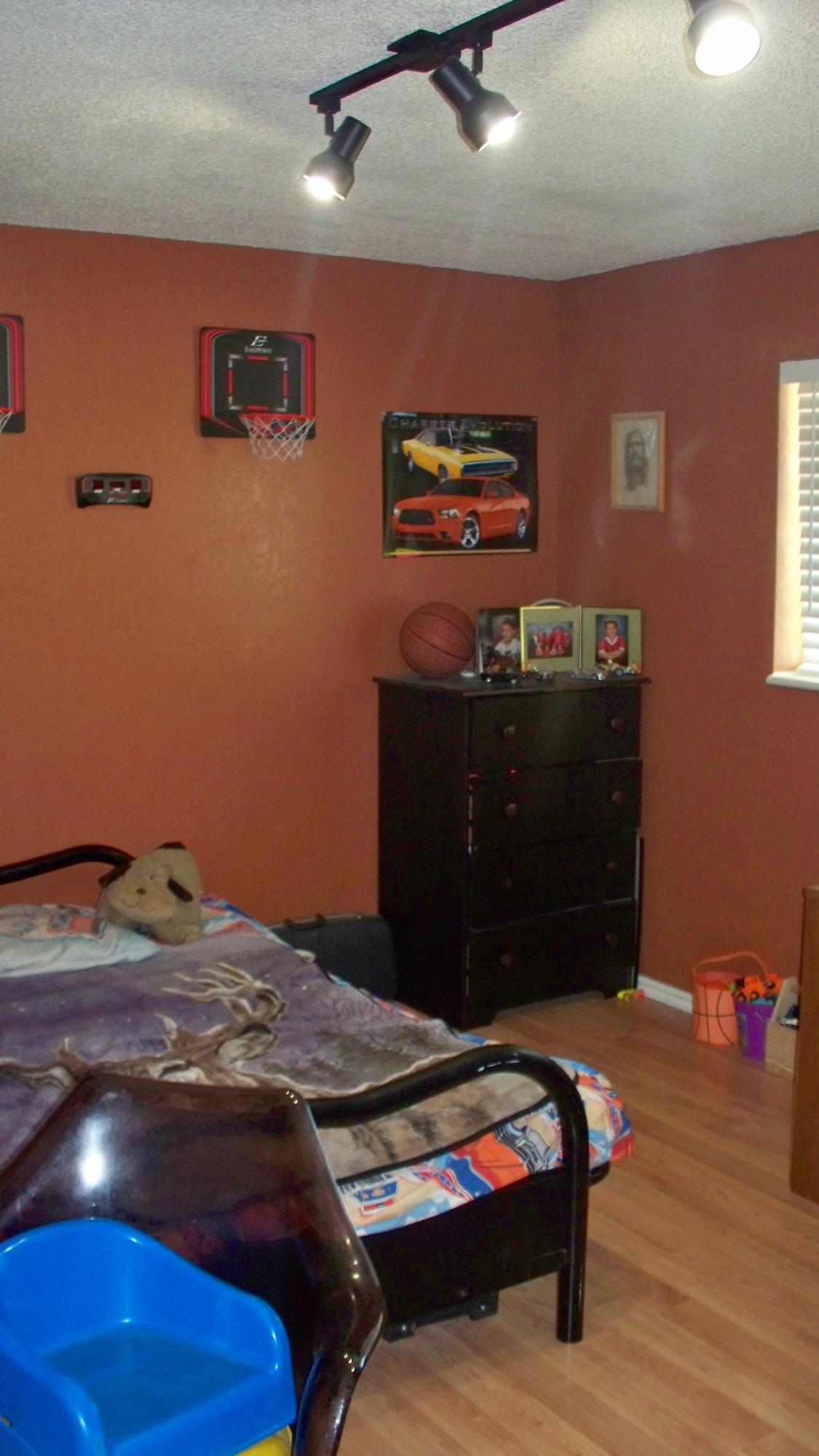 4921 N MULE TRAIN DR