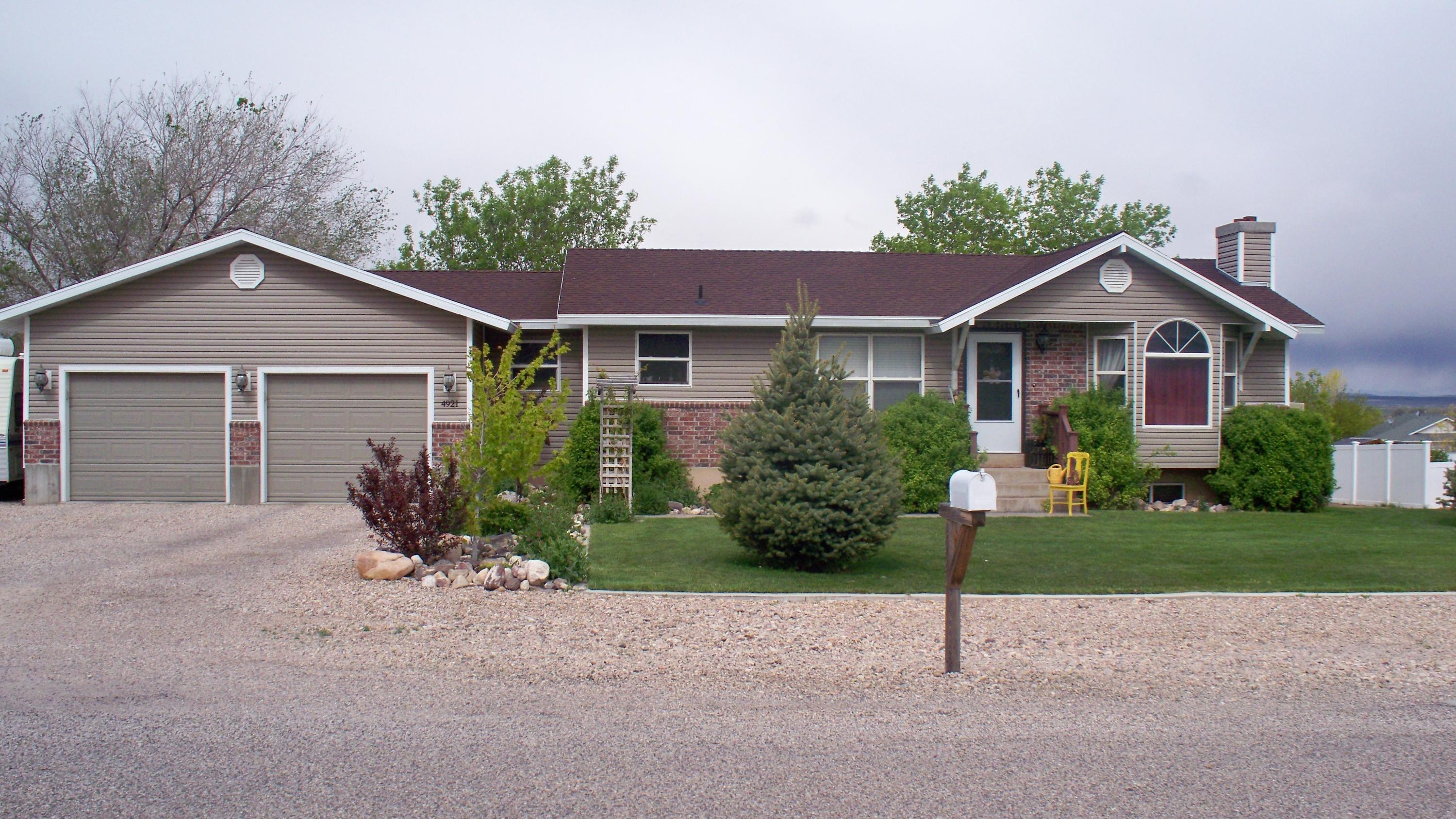 4921 N MULE TRAIN DR