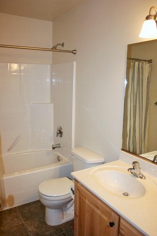 1736 W CLARK Parkway N