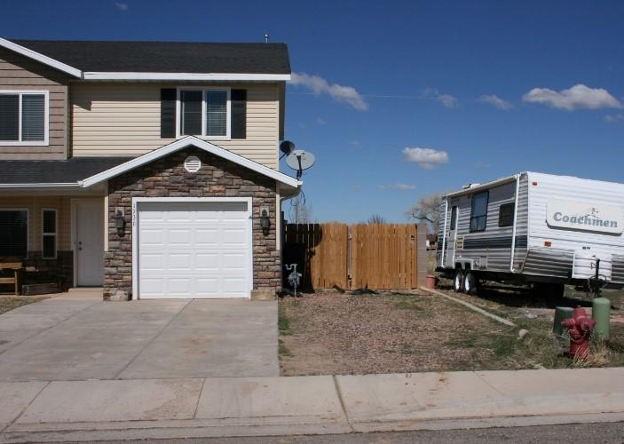 1736 W CLARK Parkway N