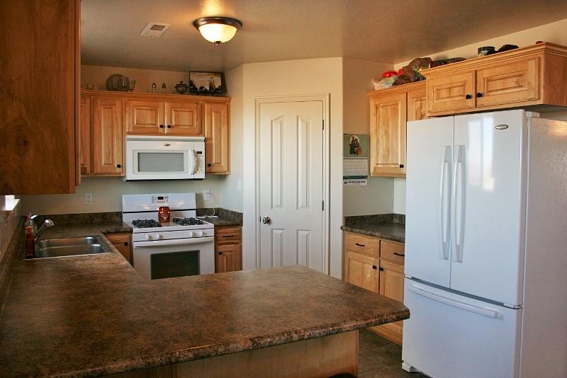 1736 W CLARK Parkway N