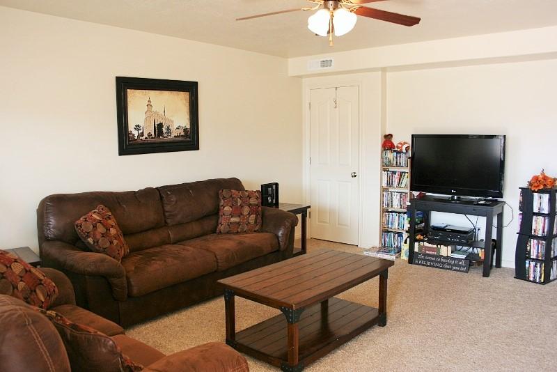 1736 W CLARK Parkway N