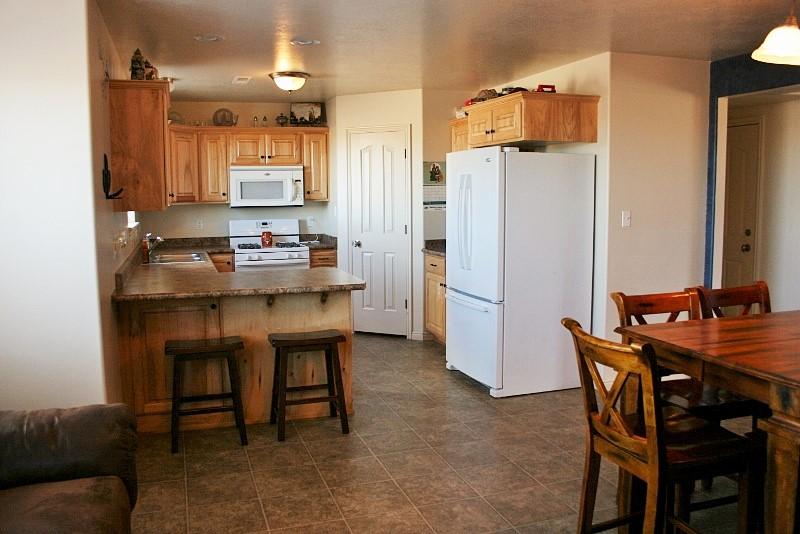 1736 W CLARK Parkway N