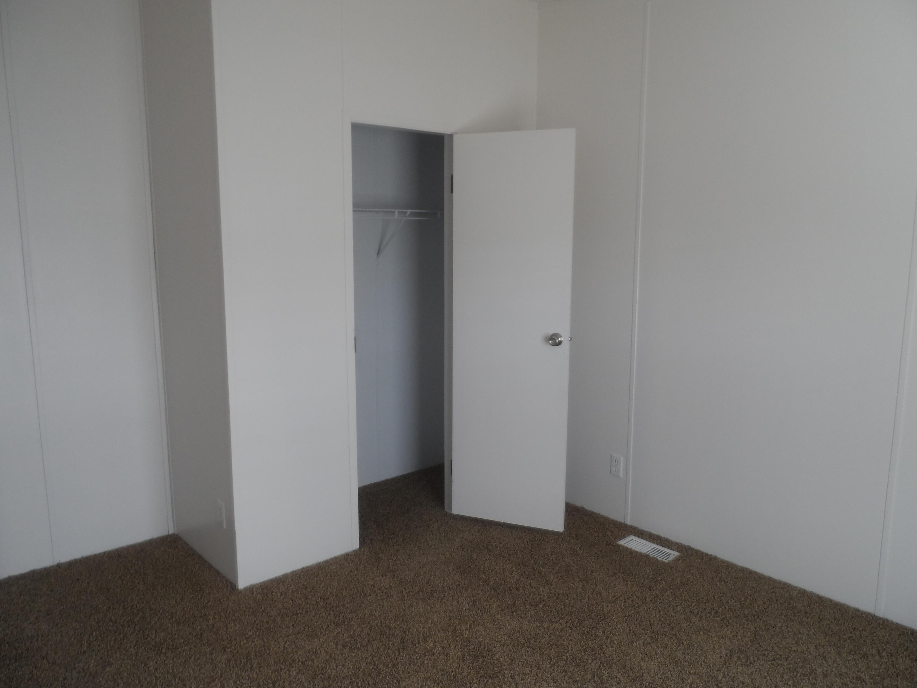 3865 N COTTONWOOD DR