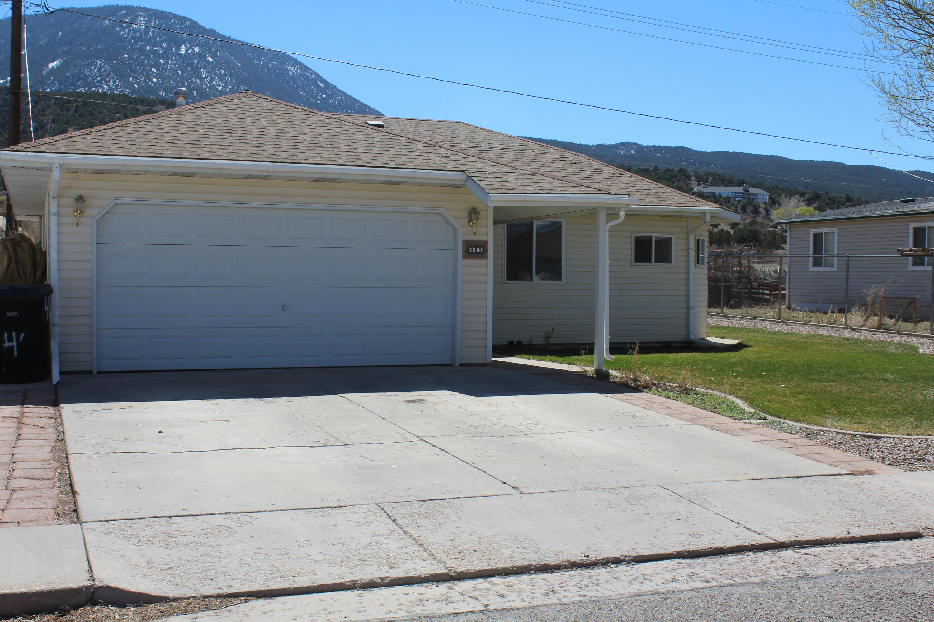 405 W BRISTLECONE DR