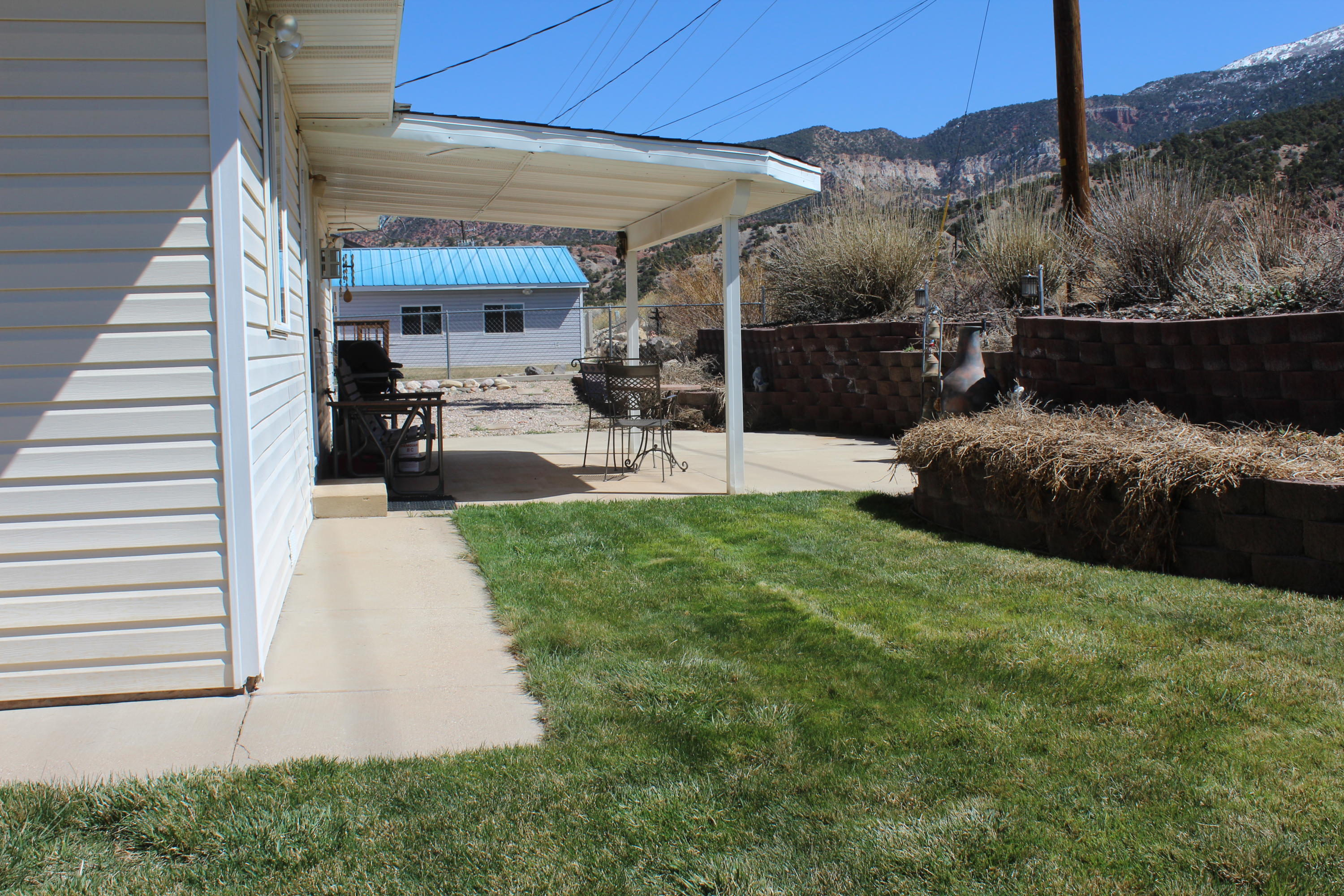 405 W BRISTLECONE DR