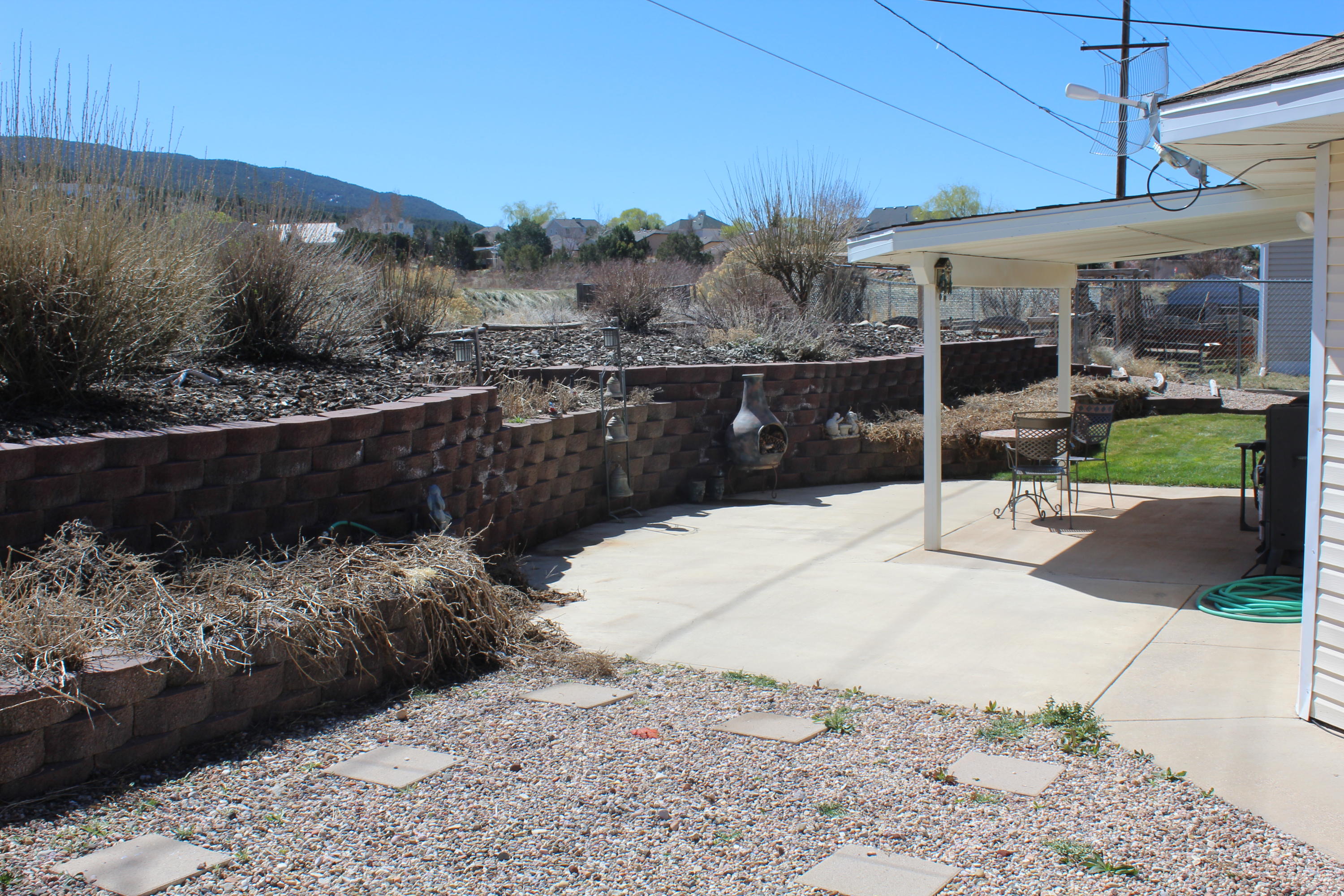 405 W BRISTLECONE DR