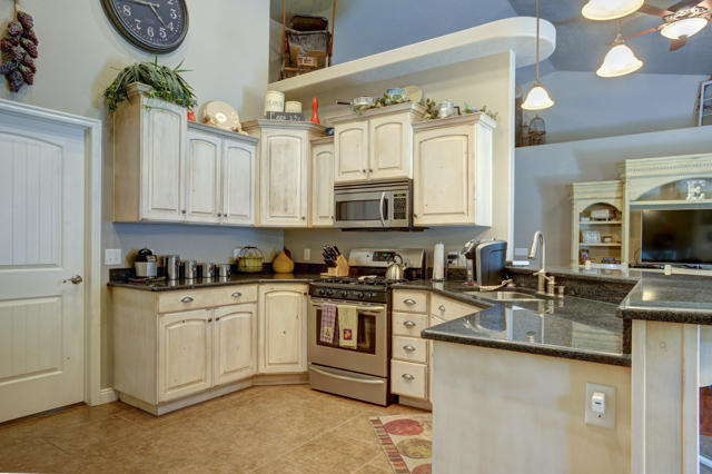 359 S Glen Canyon DR