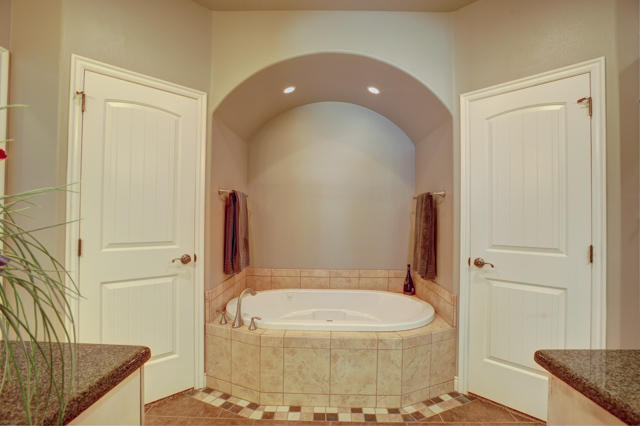 359 S Glen Canyon DR