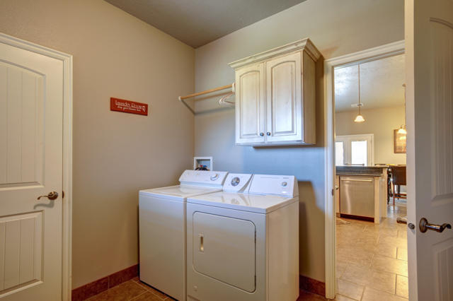 359 S Glen Canyon DR