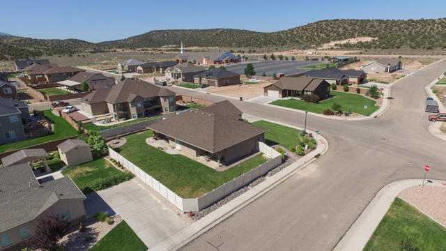 359 S Glen Canyon DR