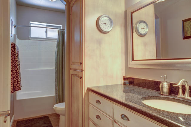 359 S Glen Canyon DR