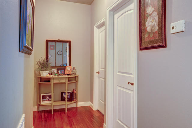 359 S Glen Canyon DR