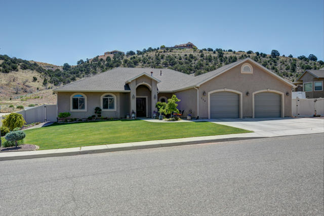 359 S Glen Canyon DR