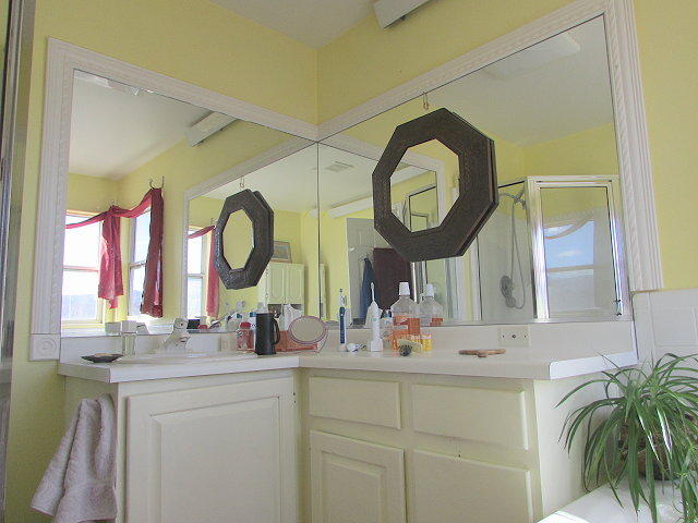 188 N ROUNDABOUT Way