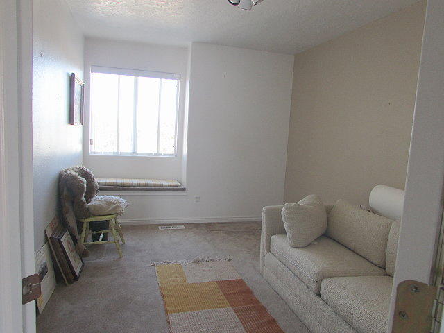 188 N ROUNDABOUT Way