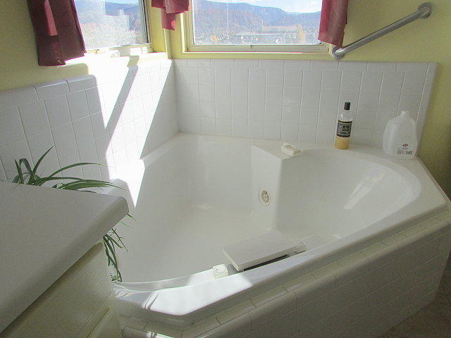 188 N ROUNDABOUT Way