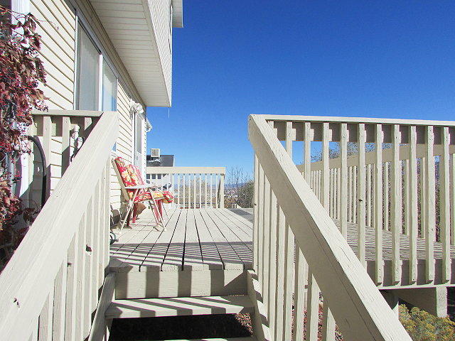 188 N ROUNDABOUT Way