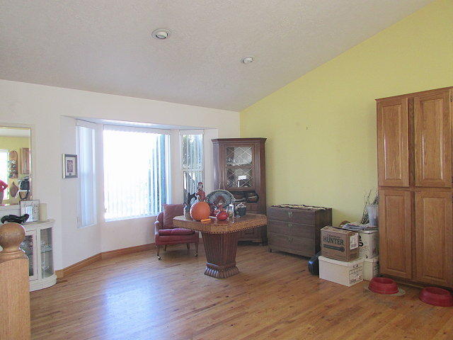 188 N ROUNDABOUT Way