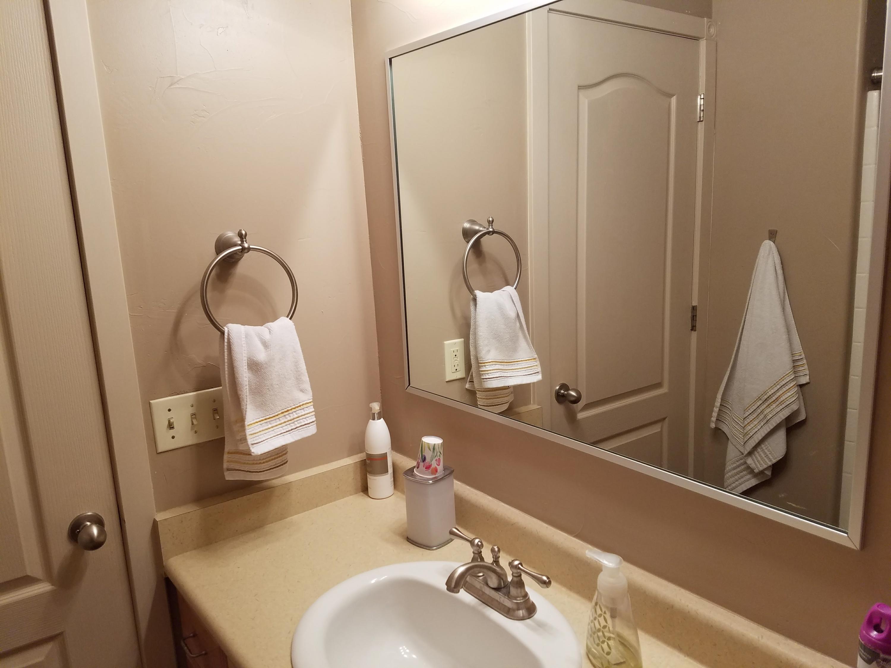 908 E Nichols Canyon