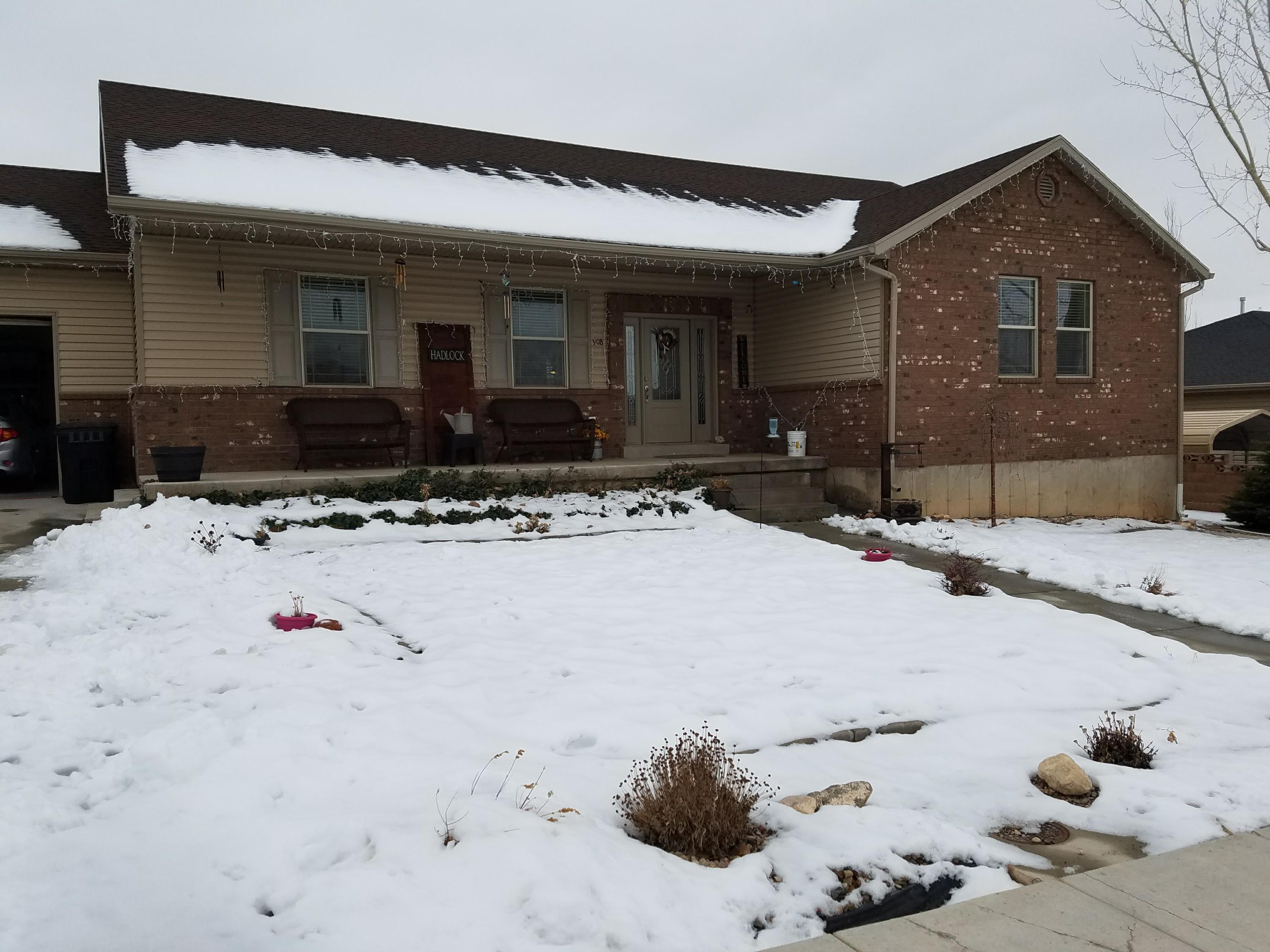 908 E Nichols Canyon