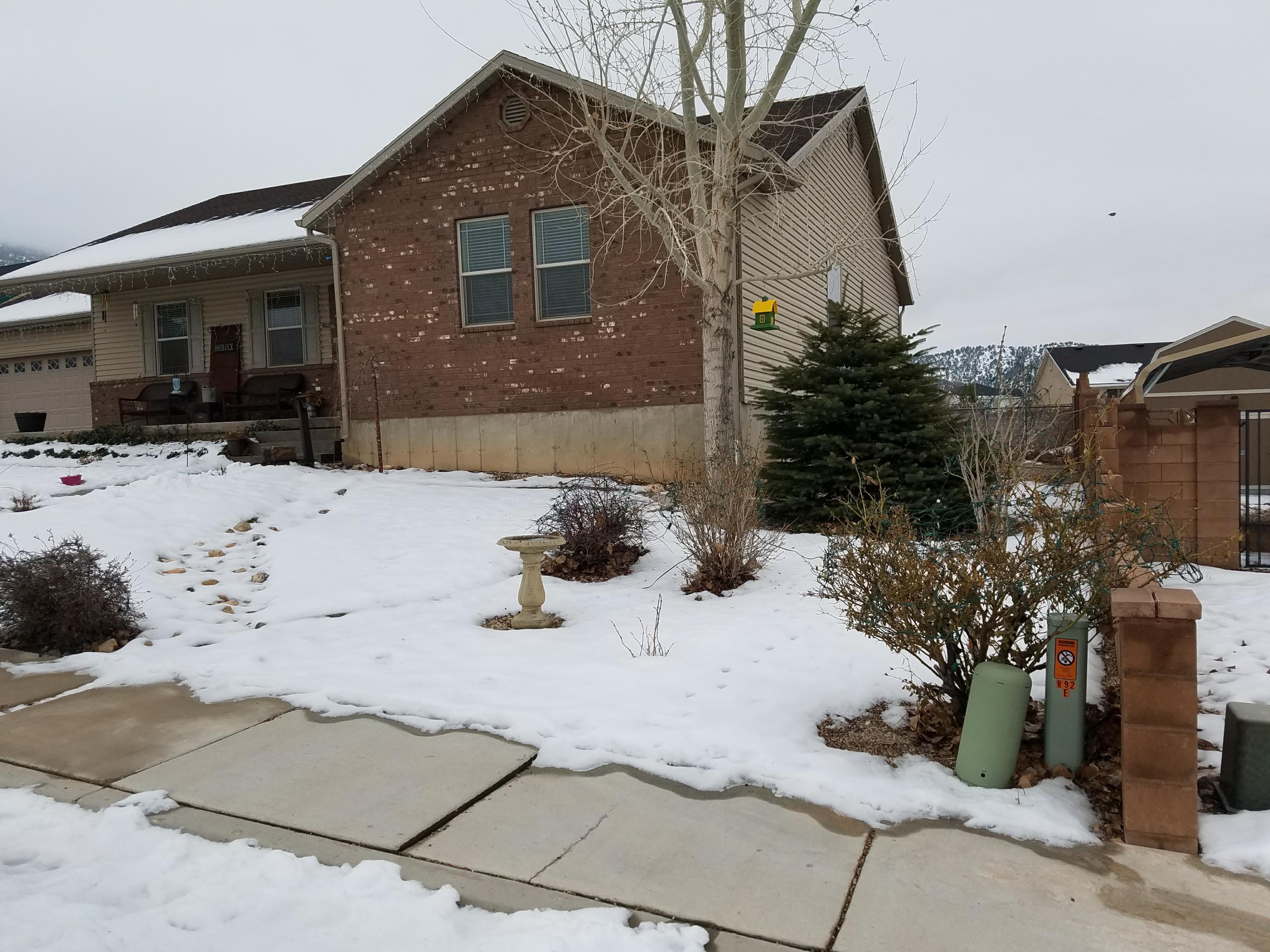 908 E Nichols Canyon