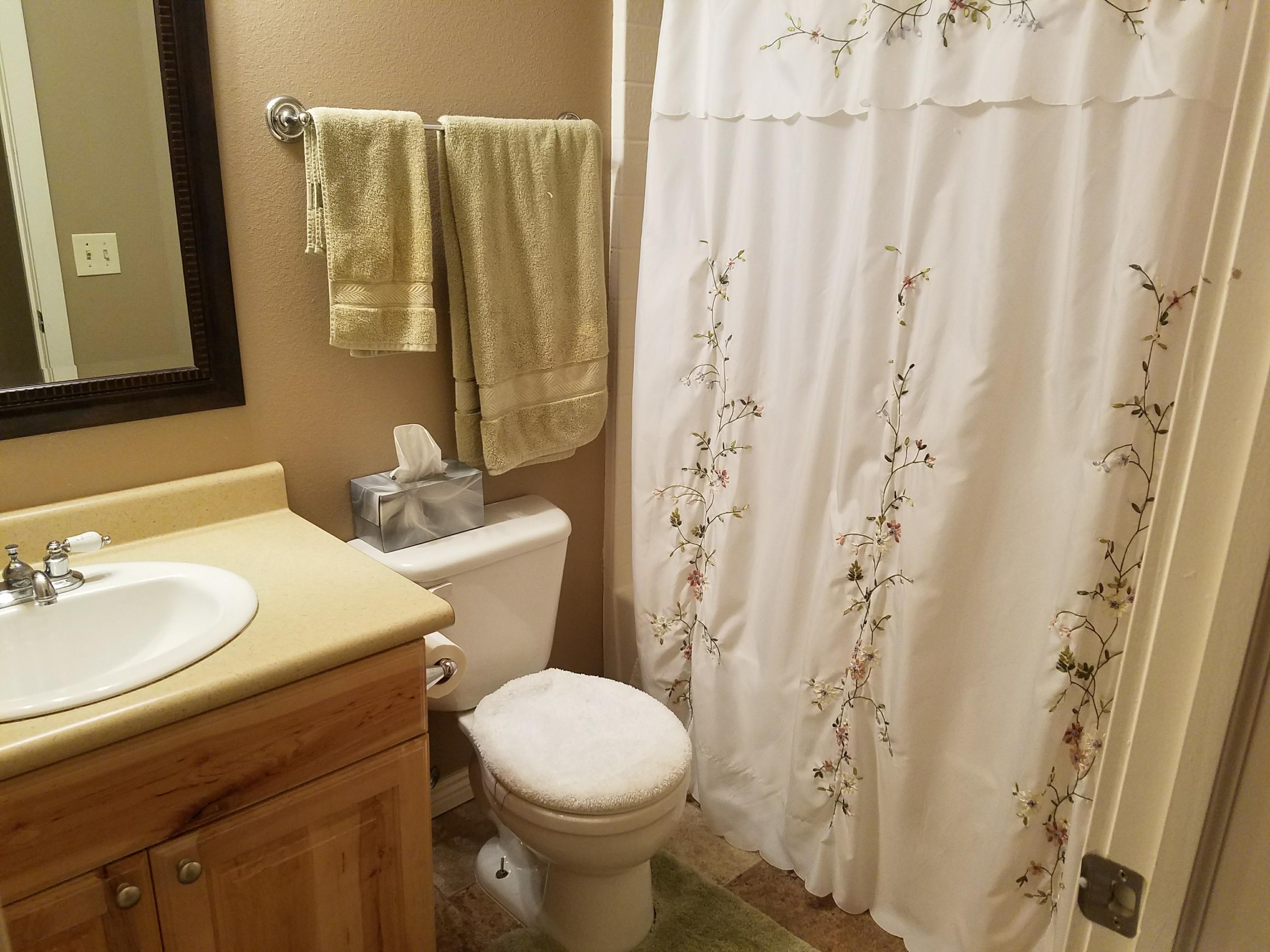 908 E Nichols Canyon