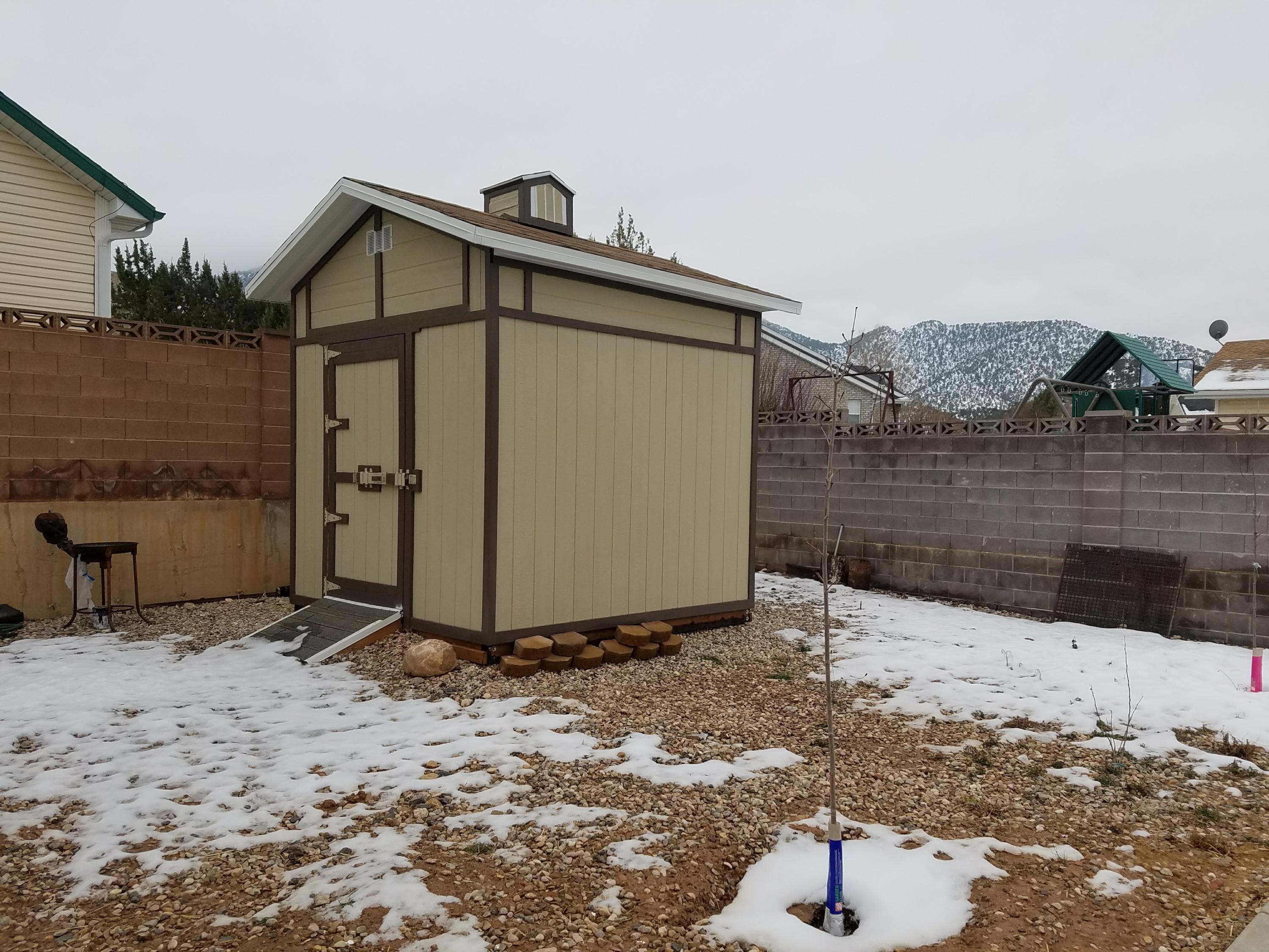 908 E Nichols Canyon