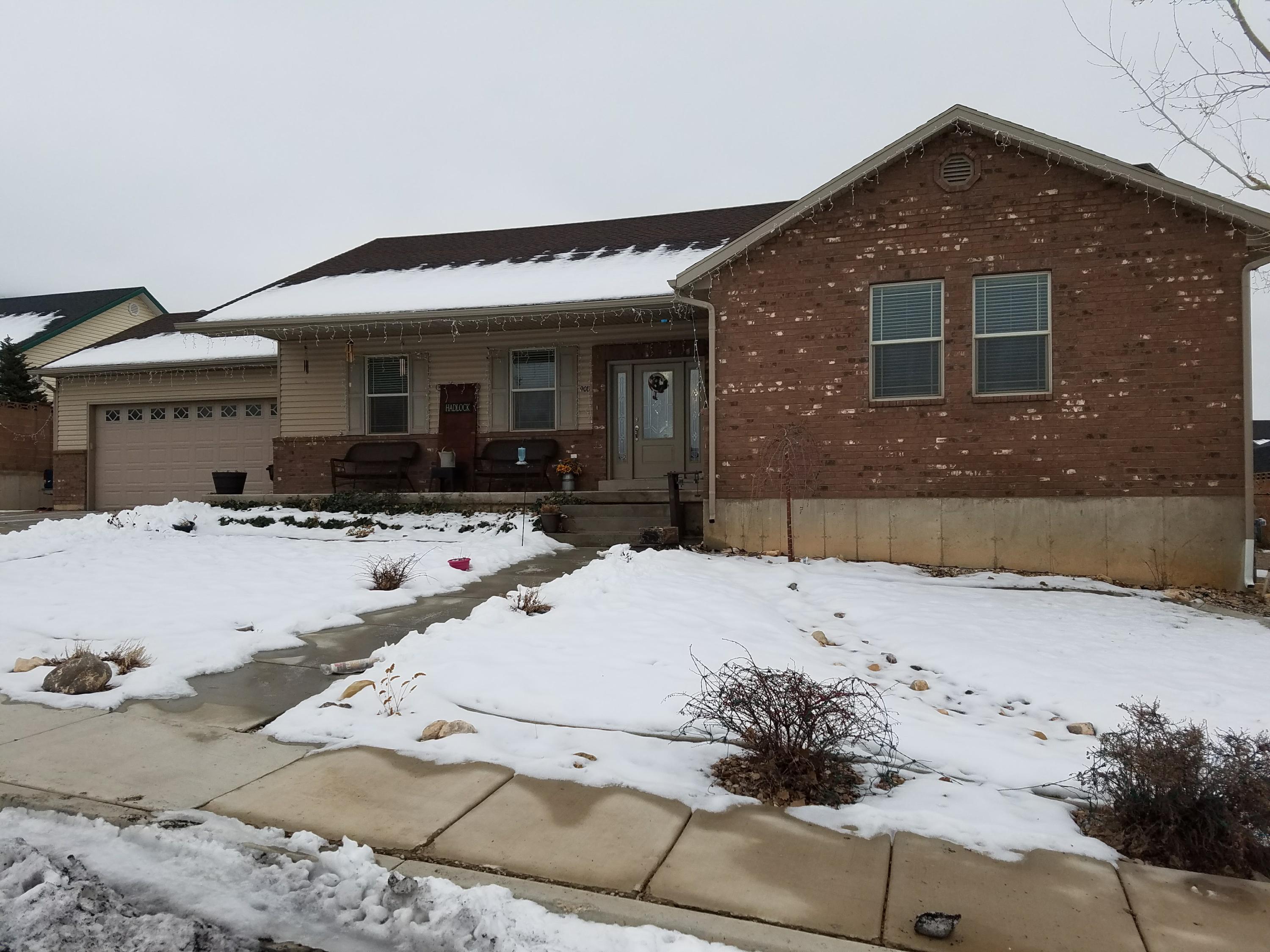 908 E Nichols Canyon