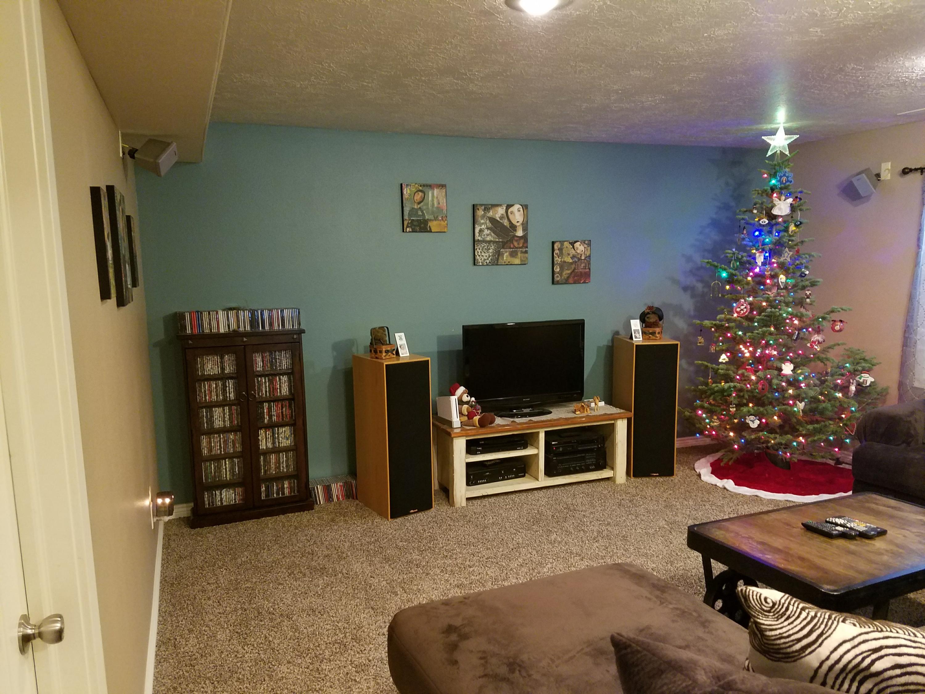 908 E Nichols Canyon