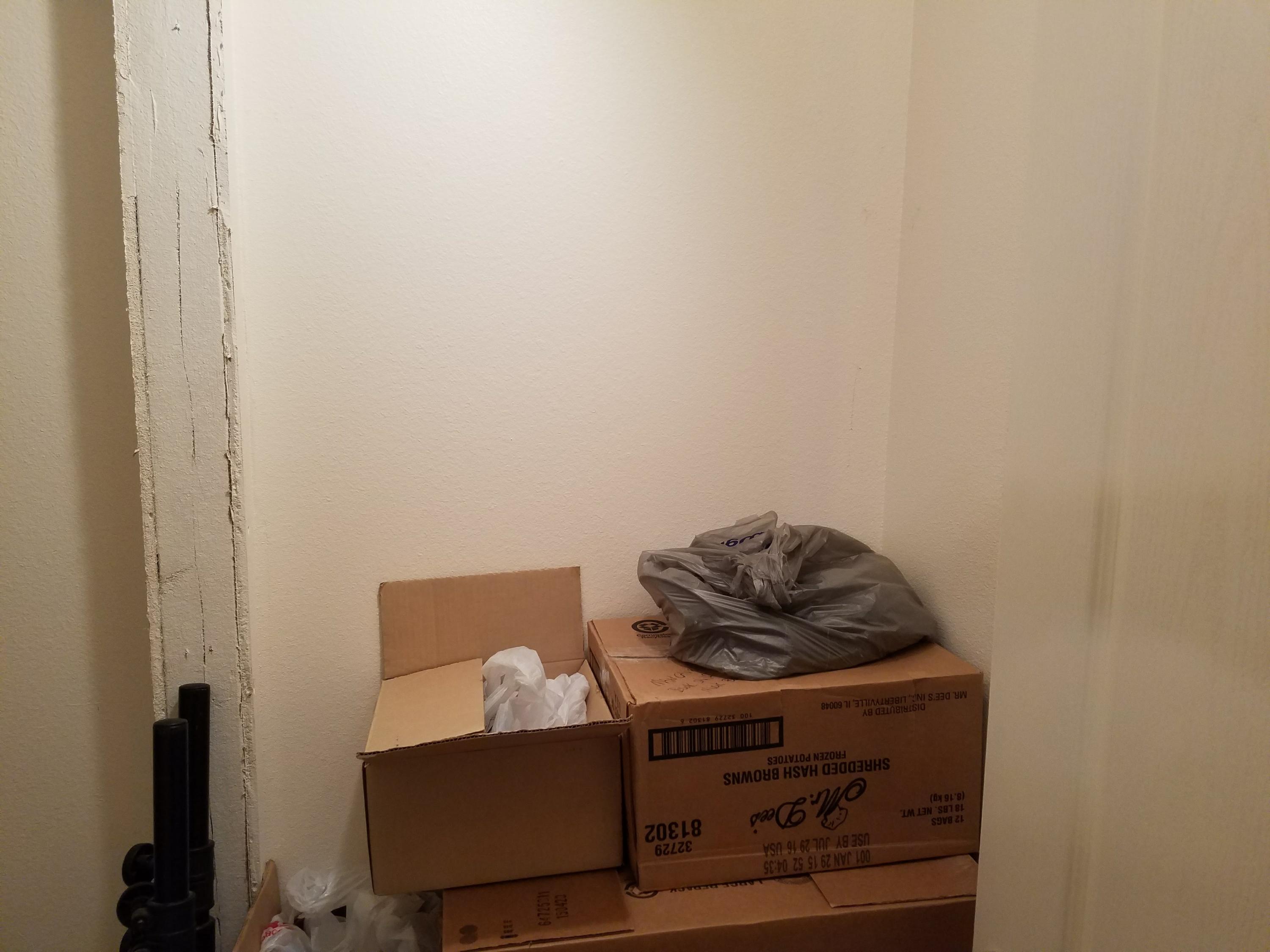 908 E Nichols Canyon