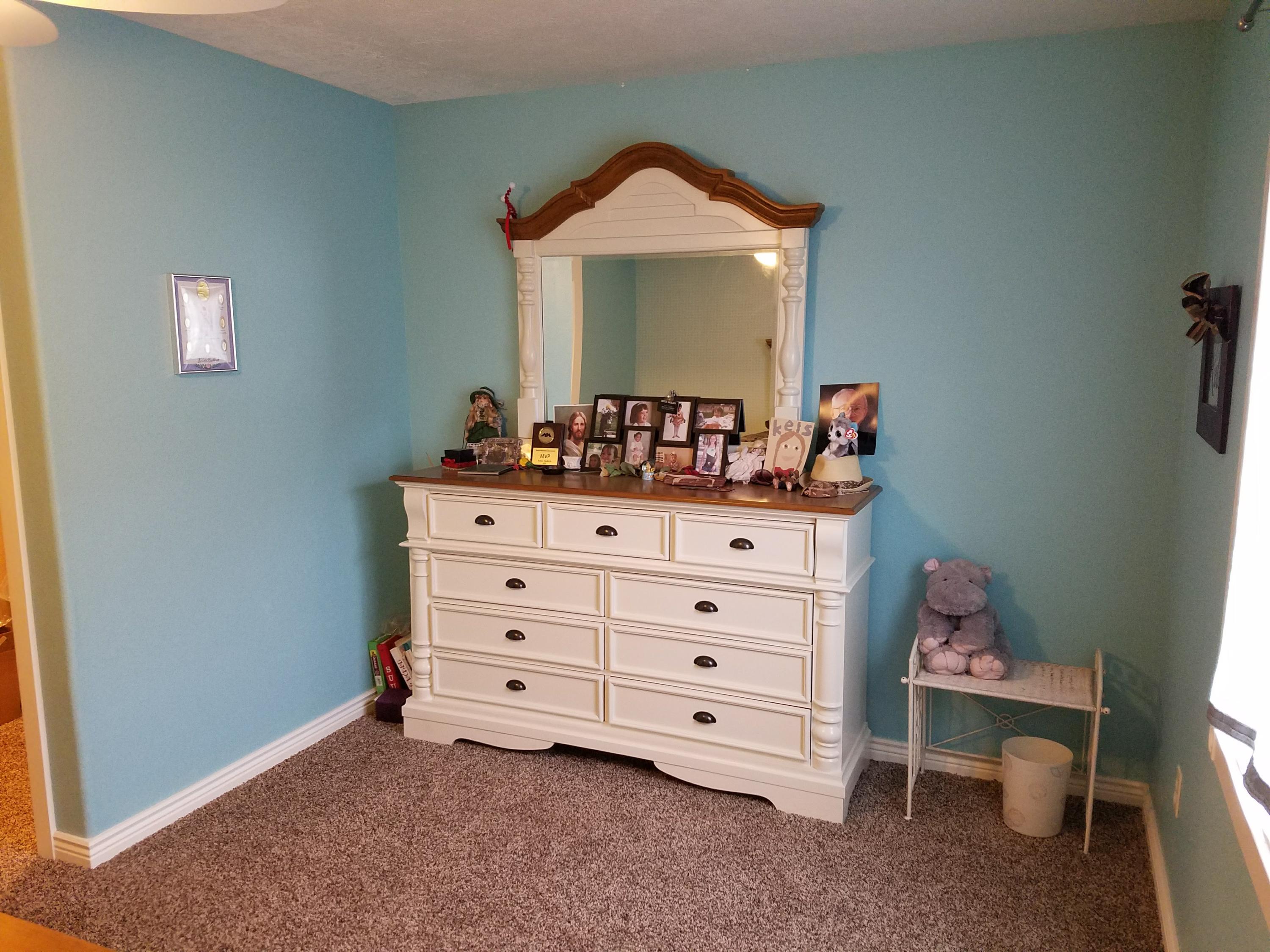 908 E Nichols Canyon