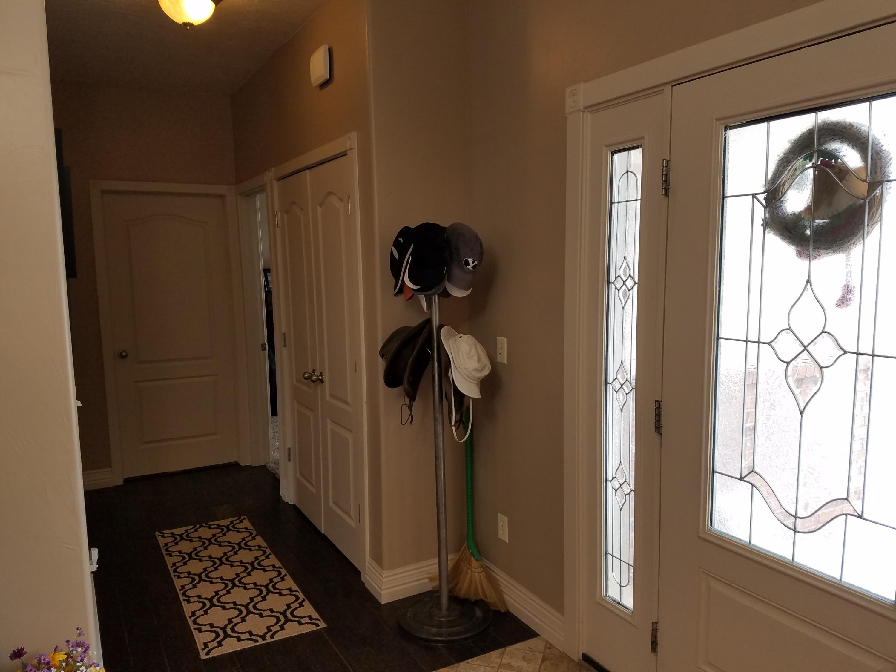 908 E Nichols Canyon