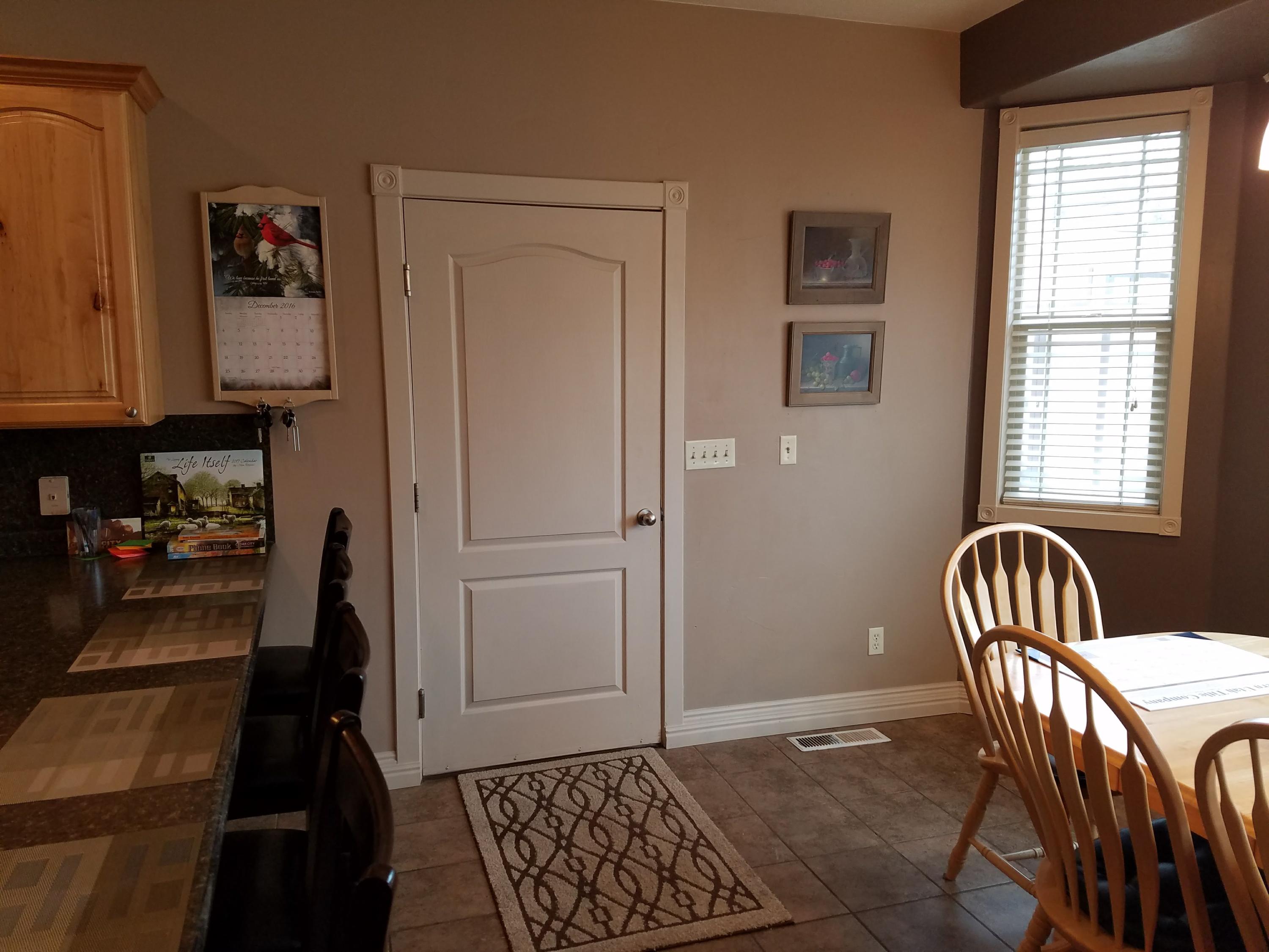 908 E Nichols Canyon