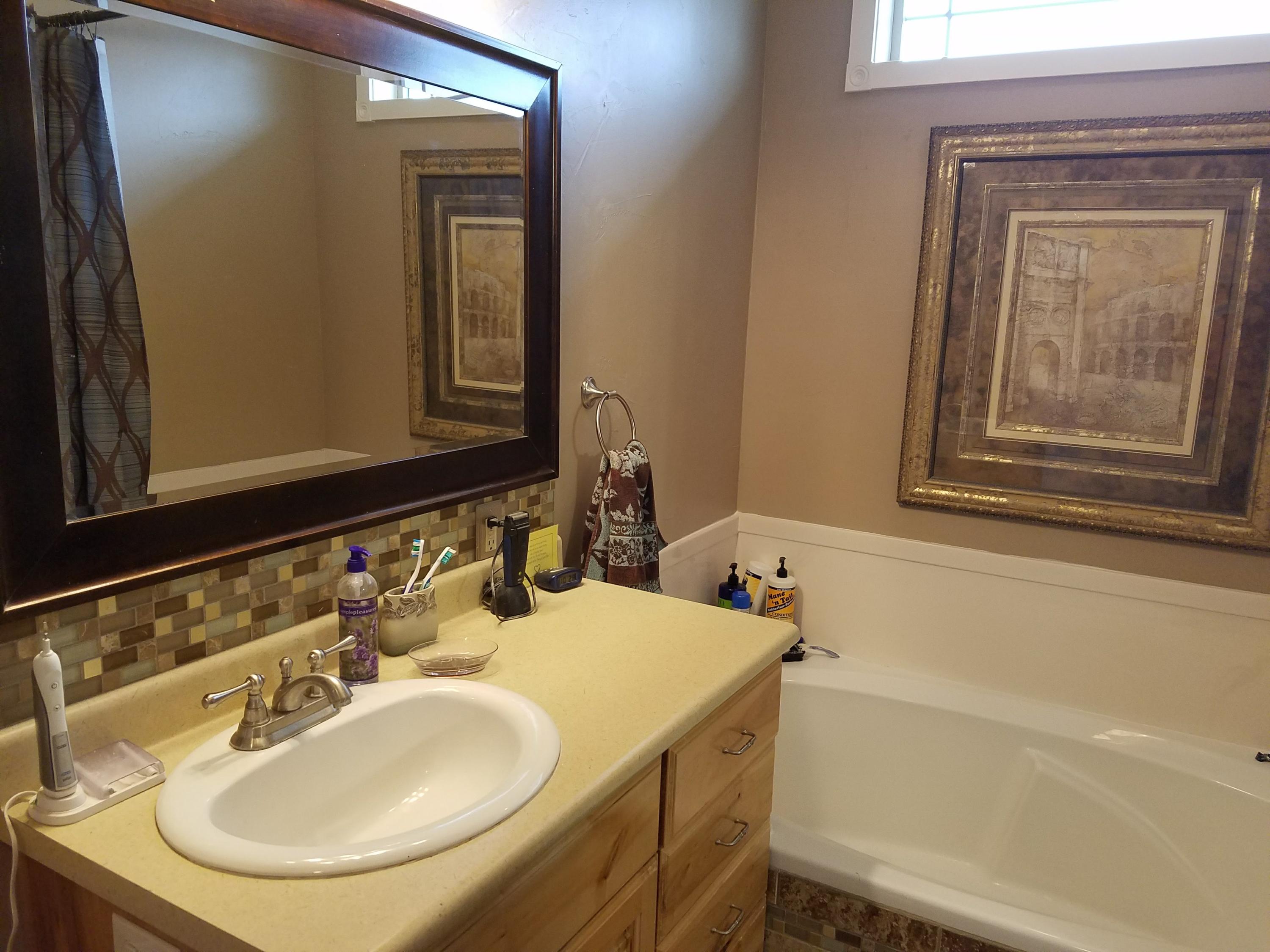 908 E Nichols Canyon