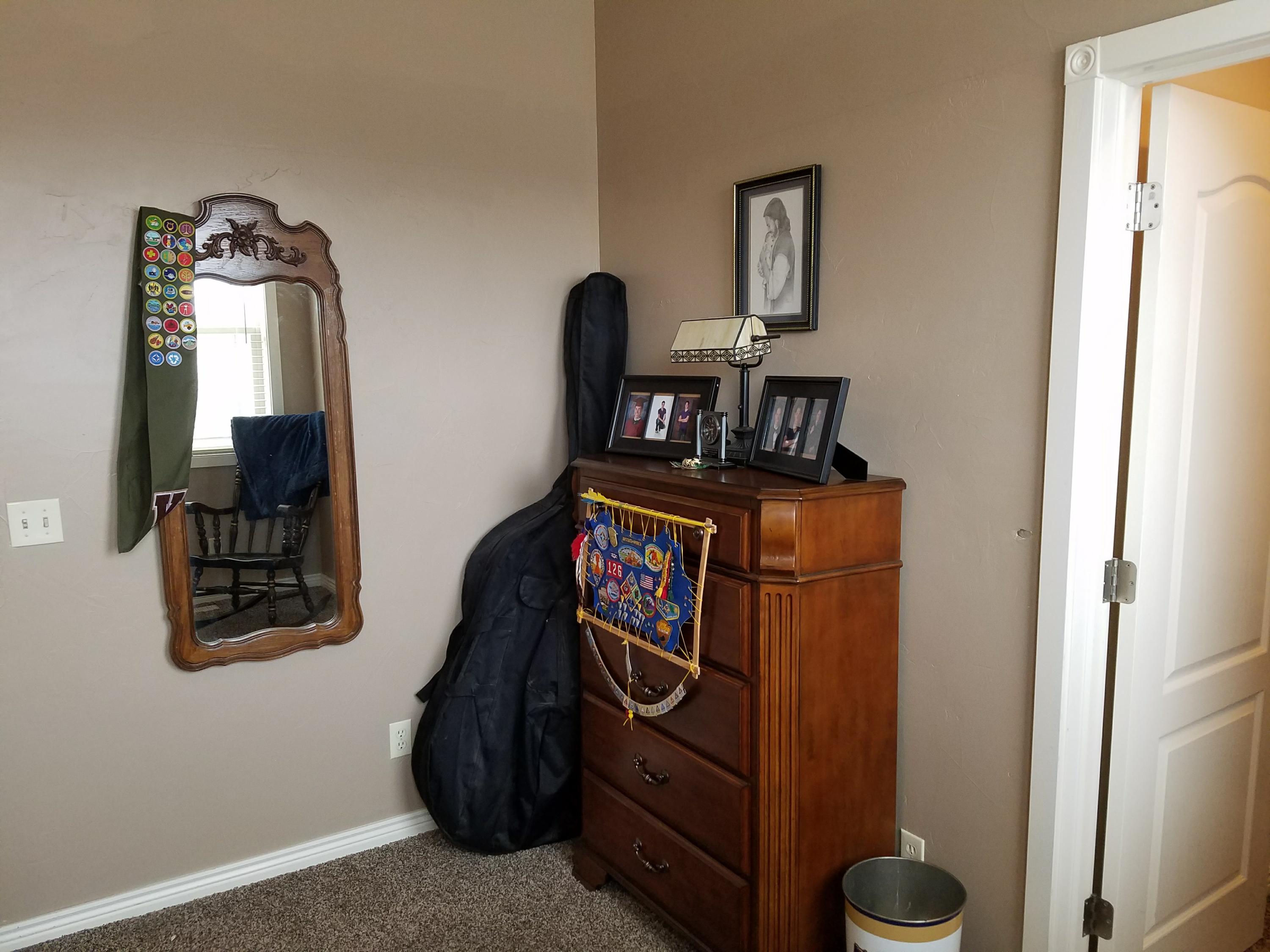 908 E Nichols Canyon