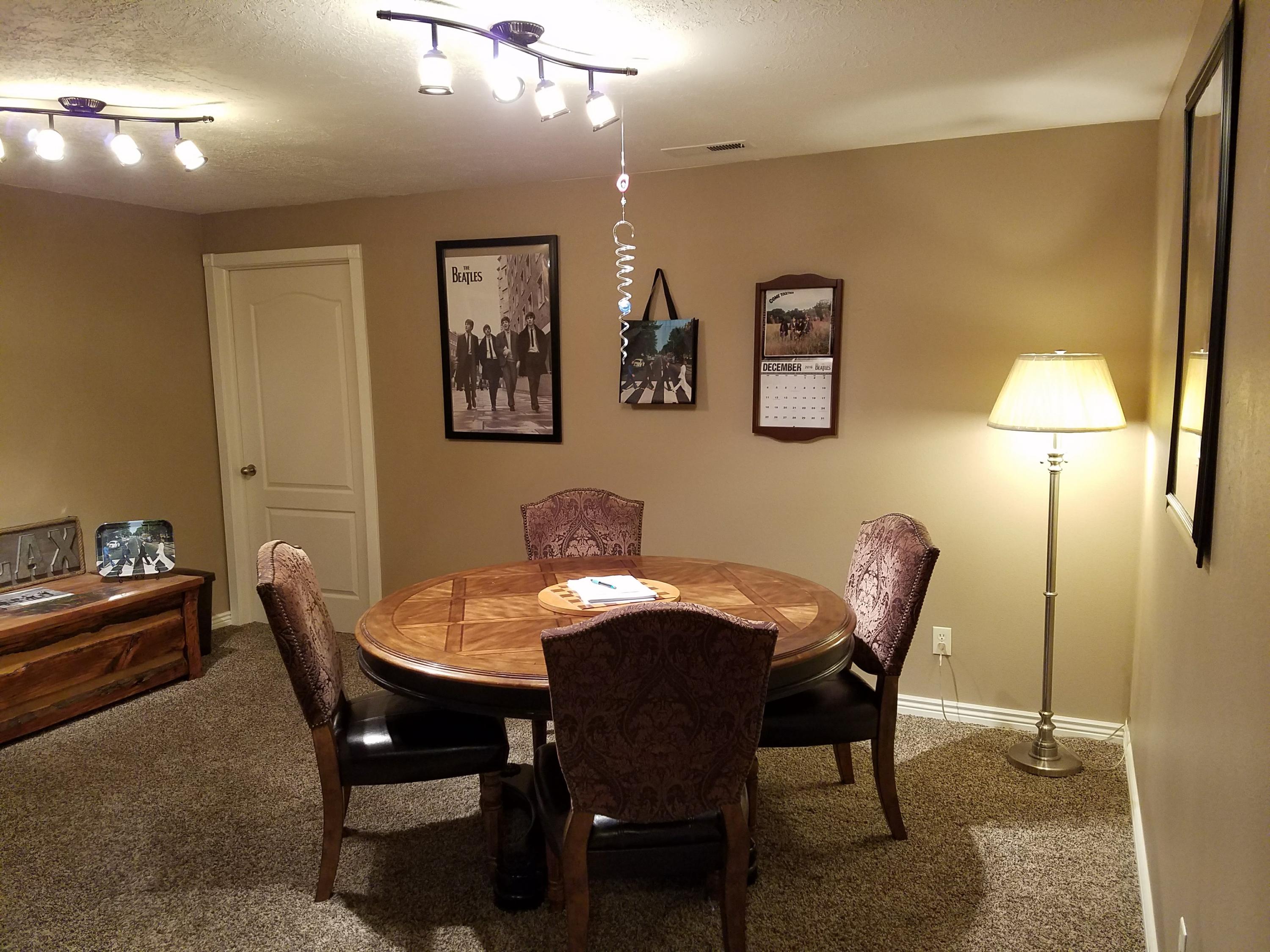 908 E Nichols Canyon