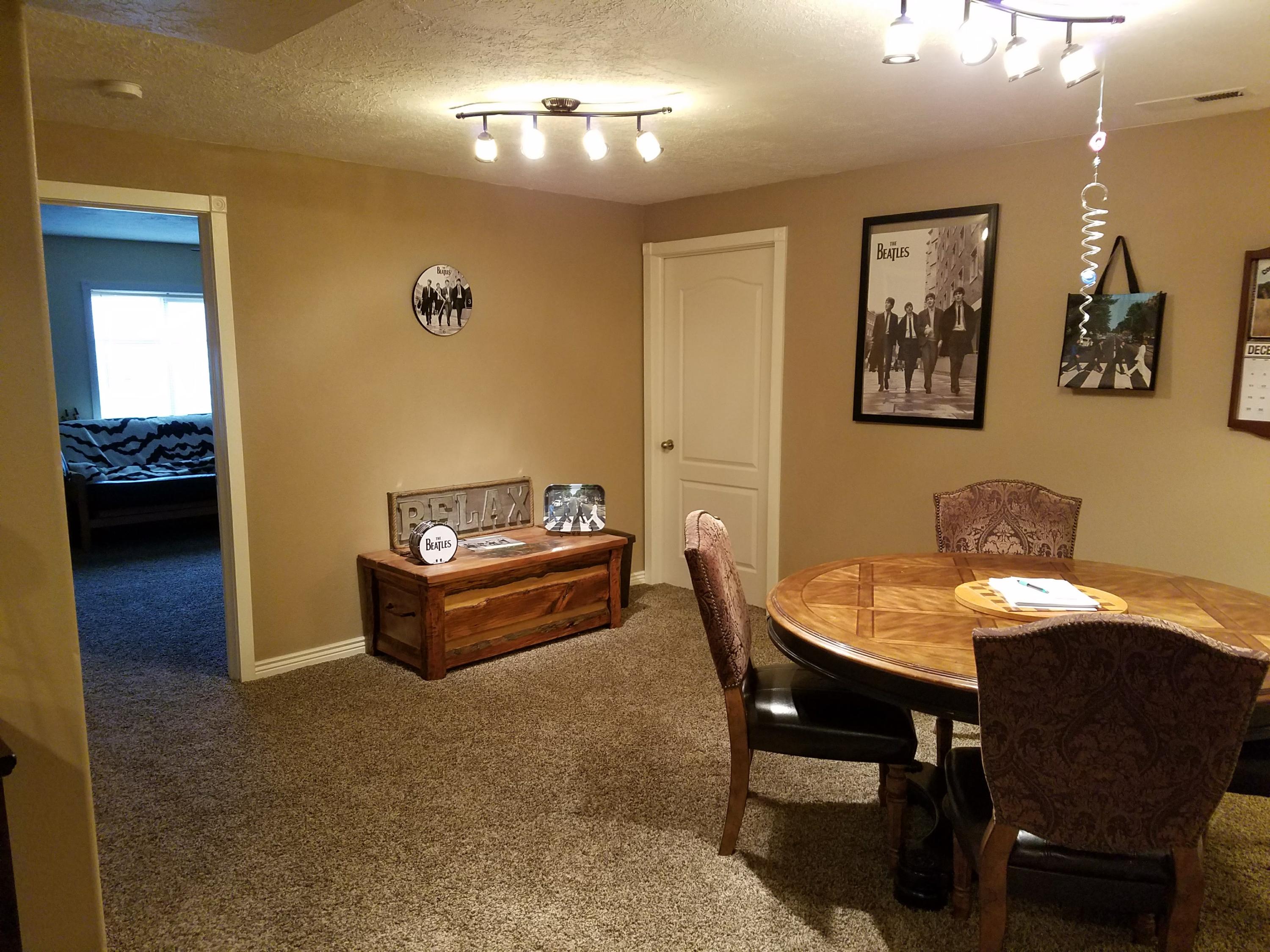 908 E Nichols Canyon