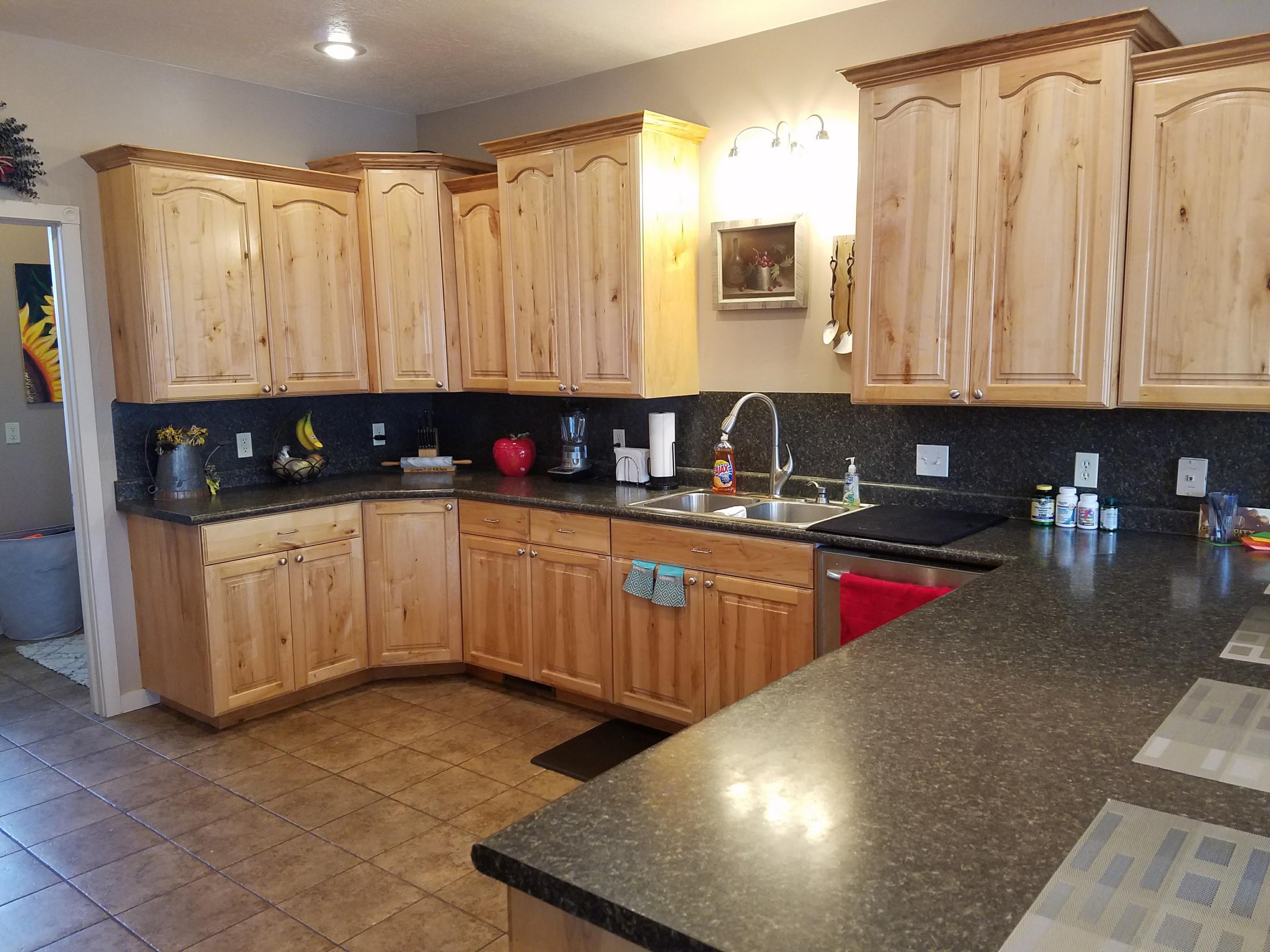 908 E Nichols Canyon