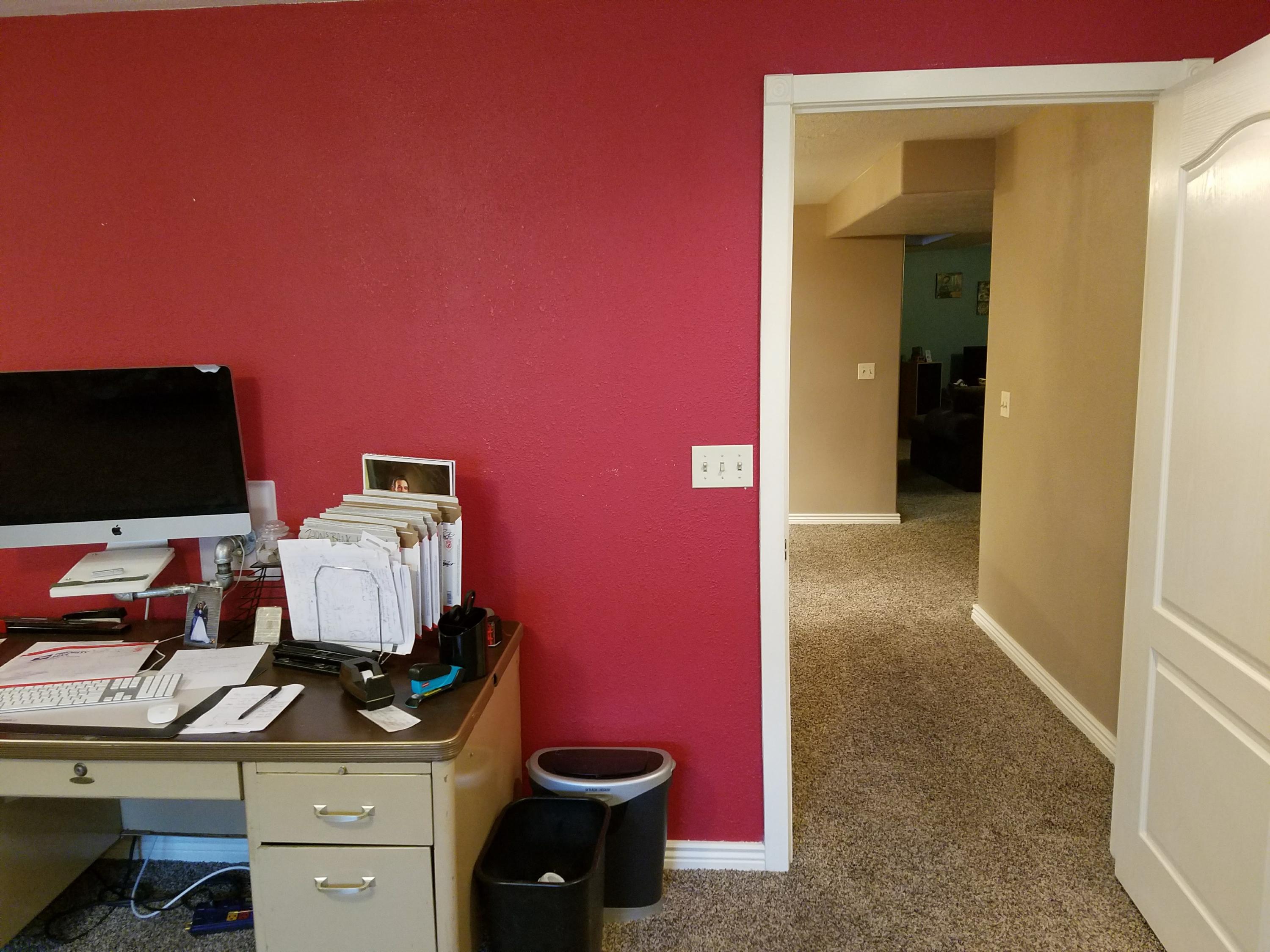 908 E Nichols Canyon