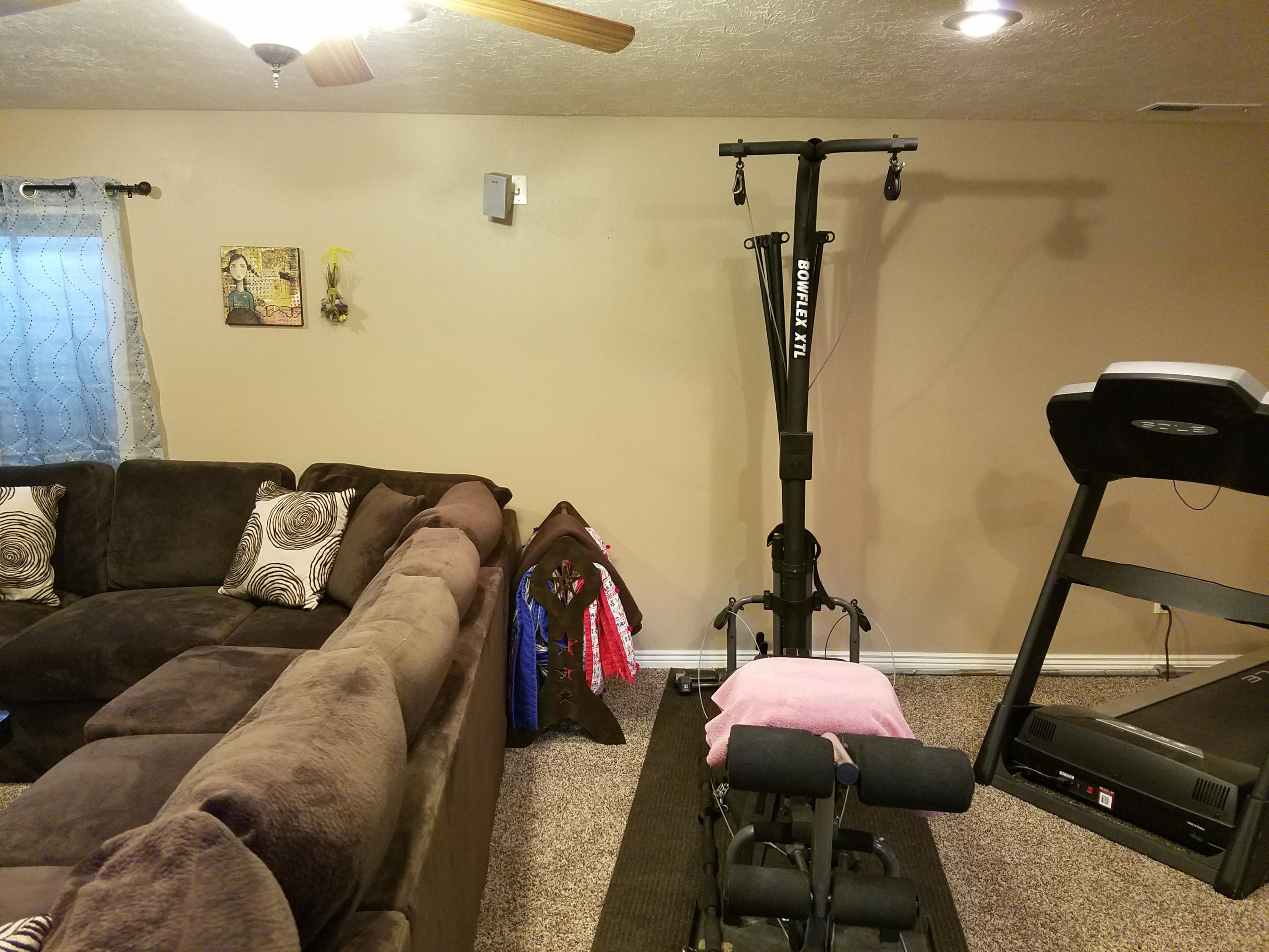 908 E Nichols Canyon