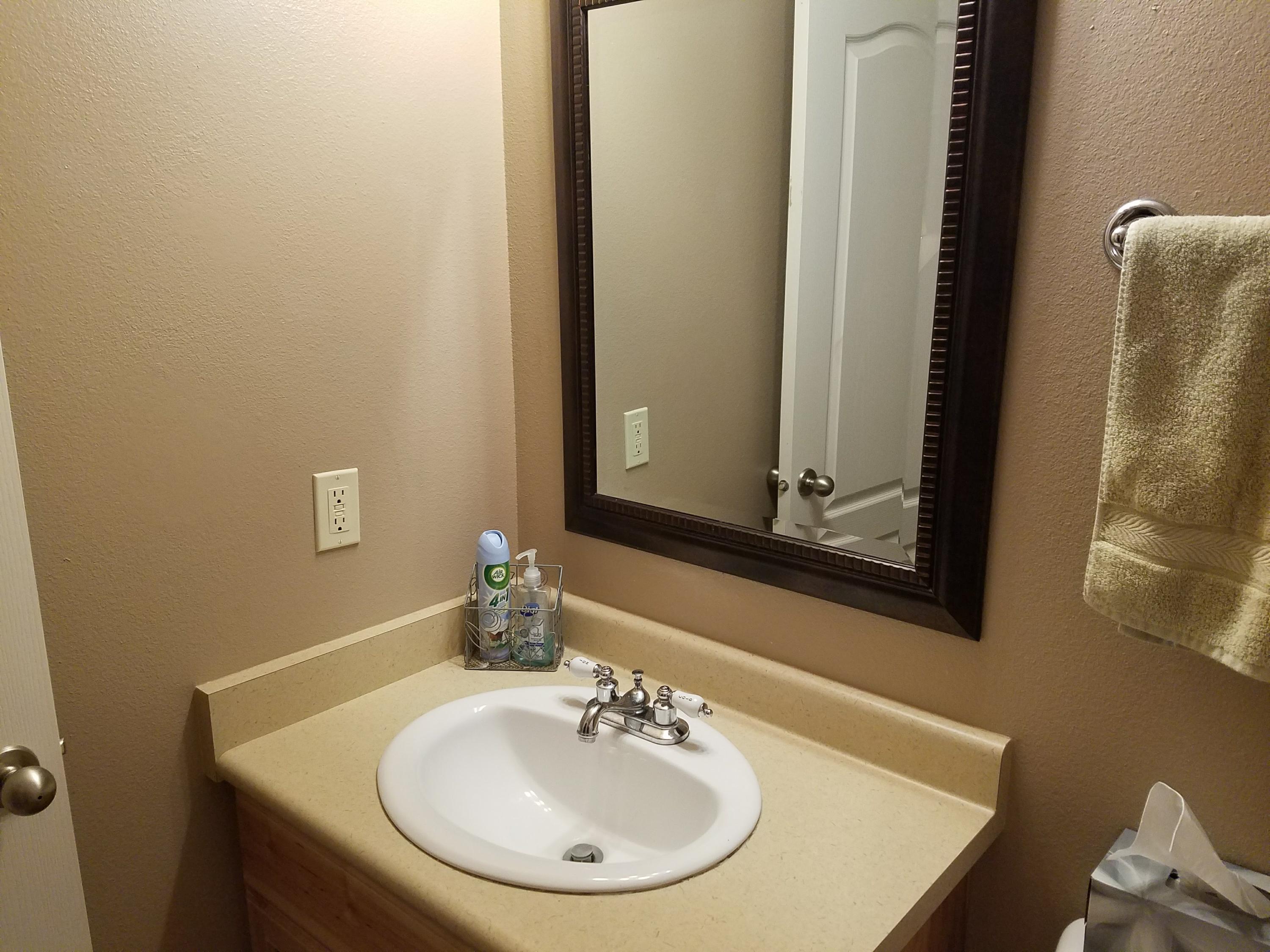 908 E Nichols Canyon