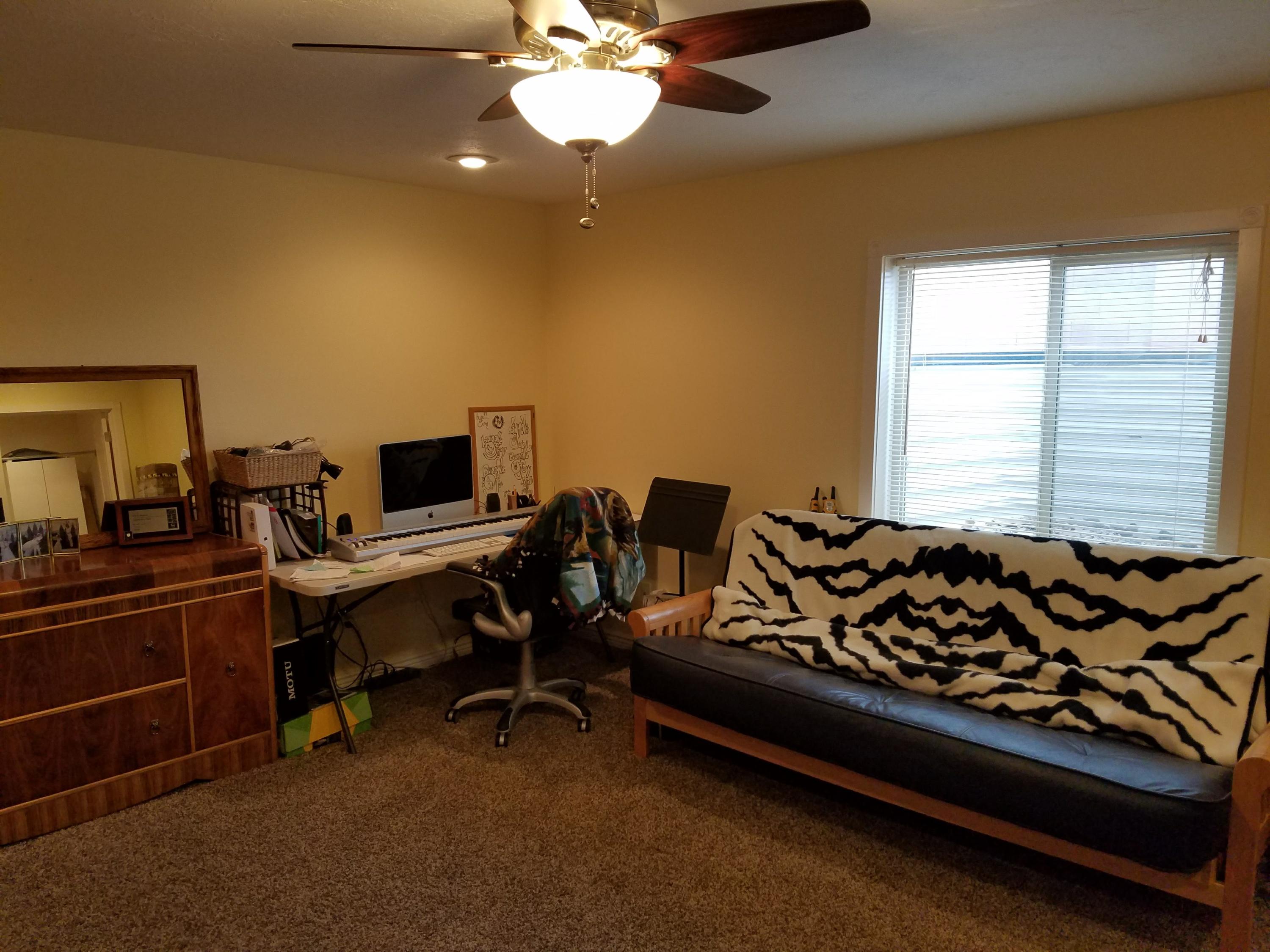 908 E Nichols Canyon