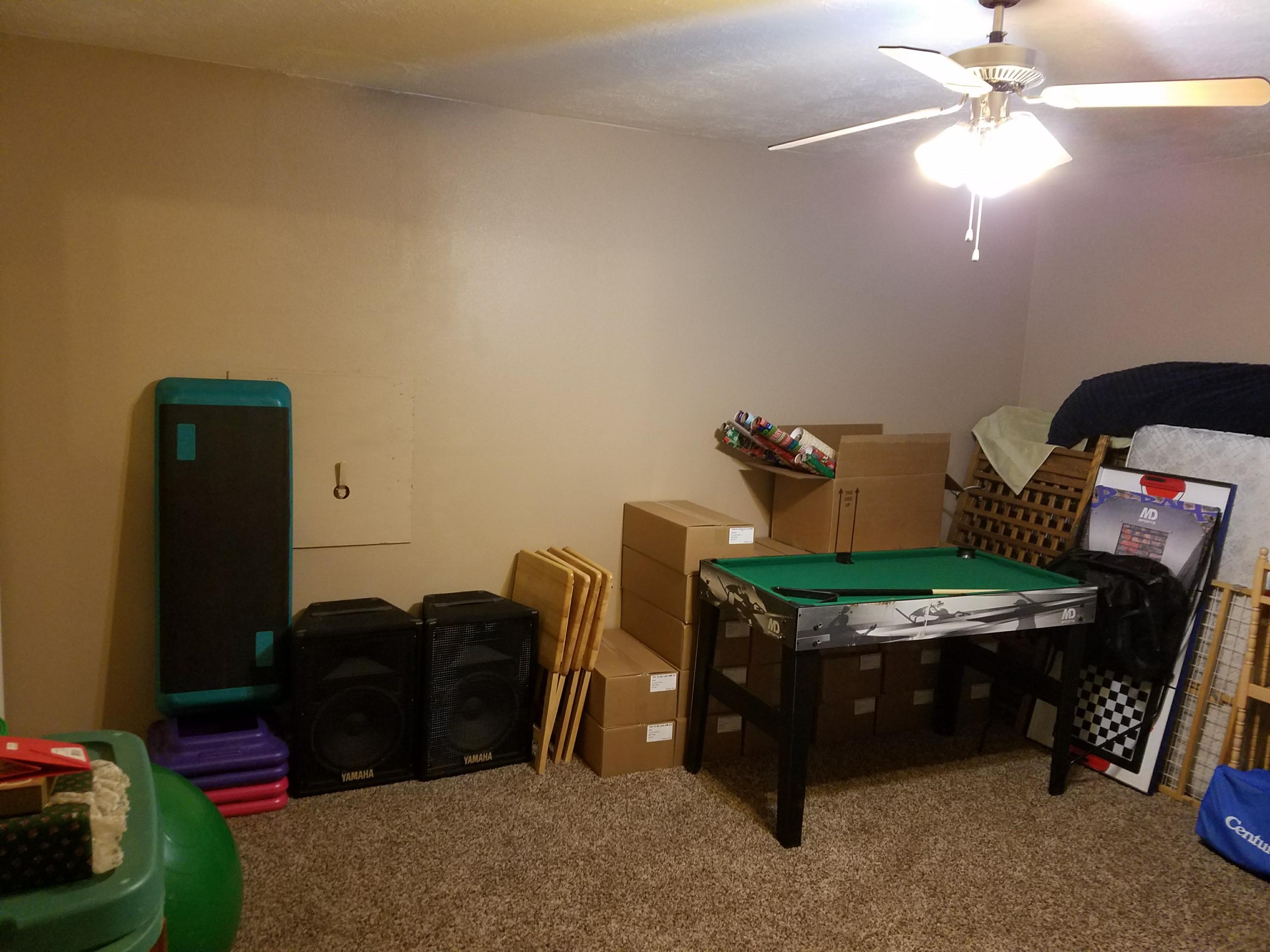 908 E Nichols Canyon