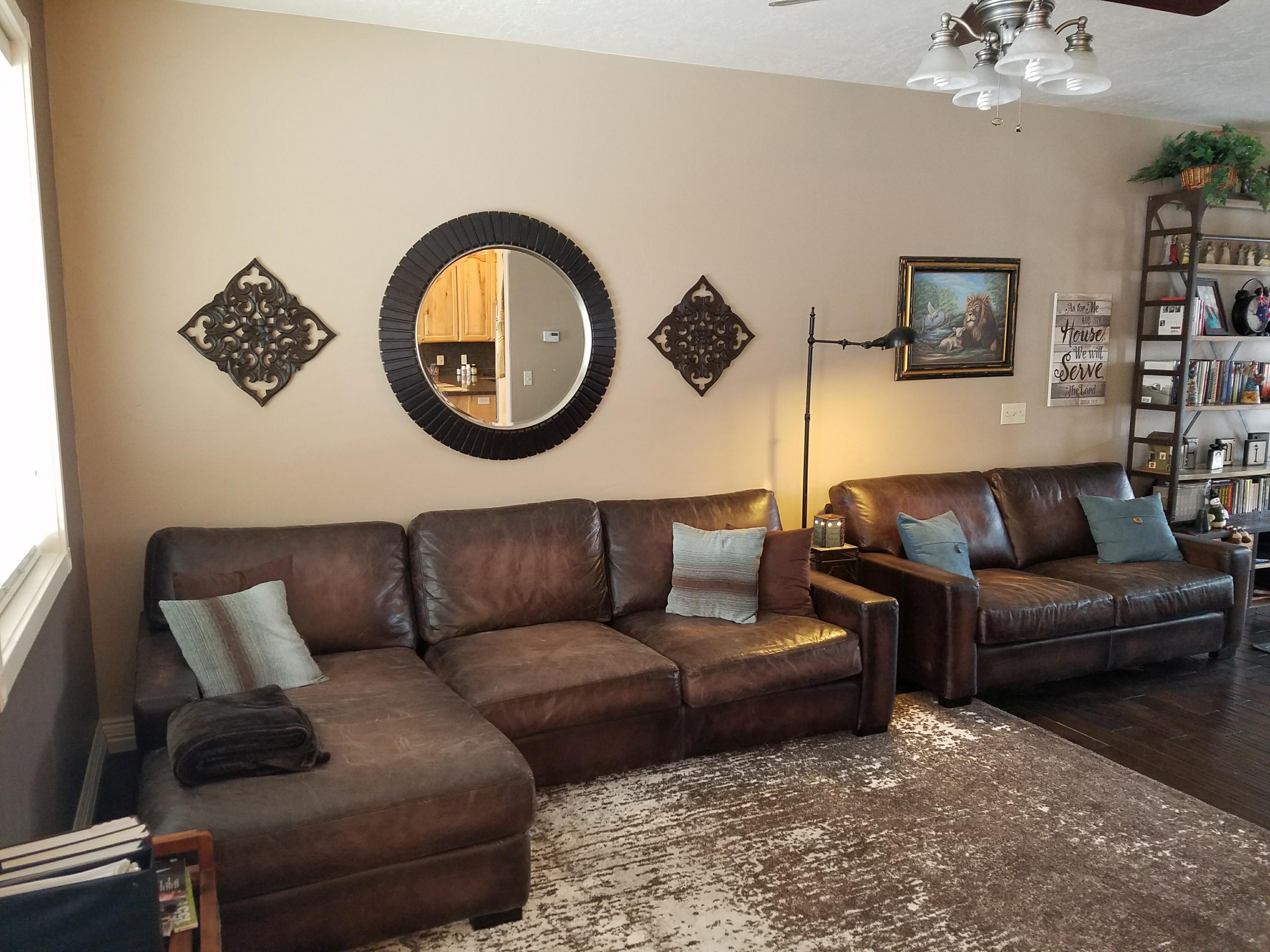 908 E Nichols Canyon