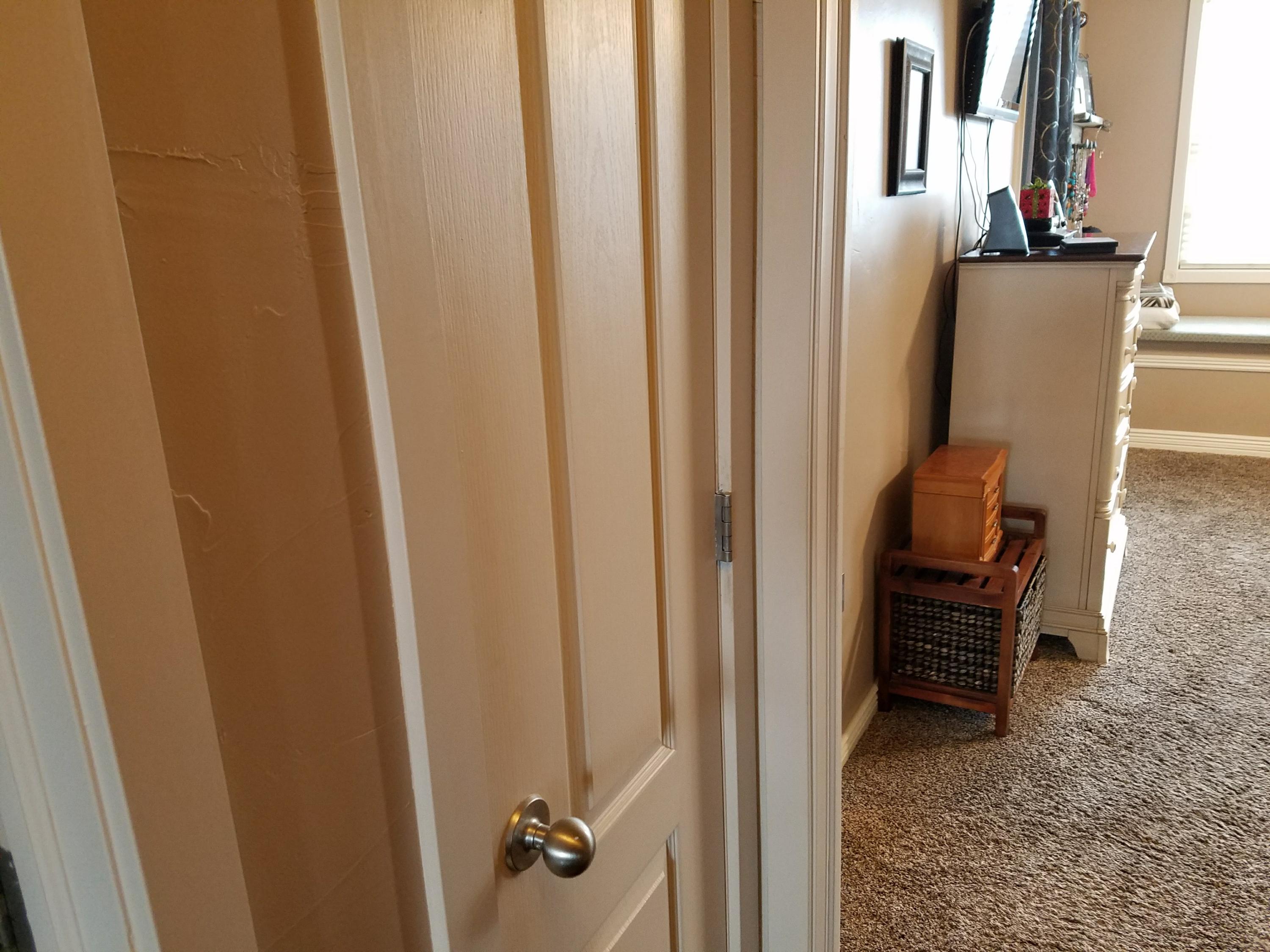 908 E Nichols Canyon